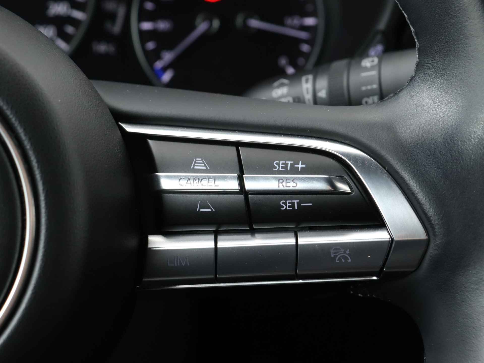 Mazda 3 2.0 e-SkyActiv-X M Hybrid 180 Luxury automaat | BOSE | Camera | Lederen bekleding | 18"LM velgen | - 22/39