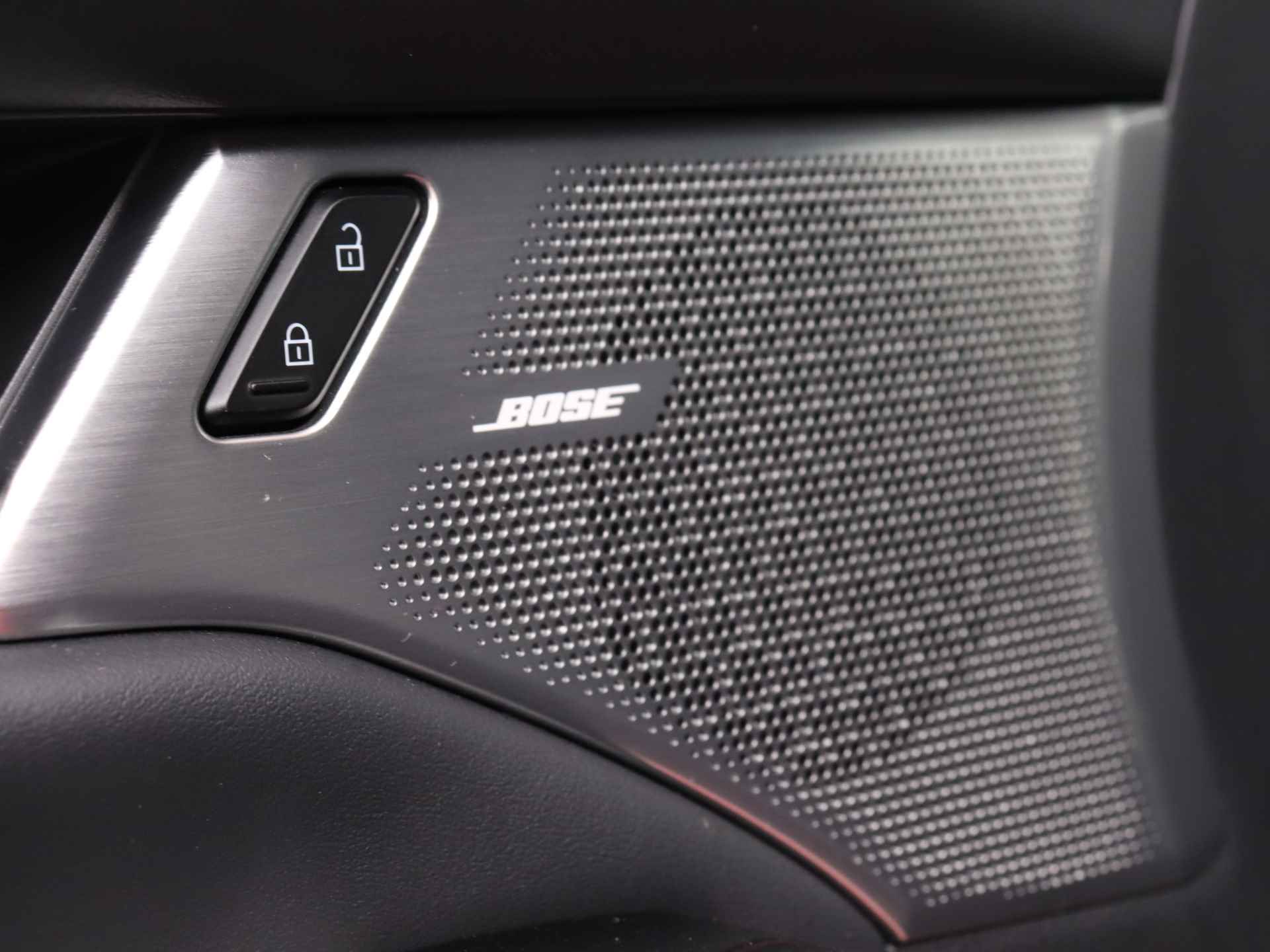 Mazda 3 2.0 e-SkyActiv-X M Hybrid 180 Luxury automaat | BOSE | Camera | Lederen bekleding | 18"LM velgen | - 30/39