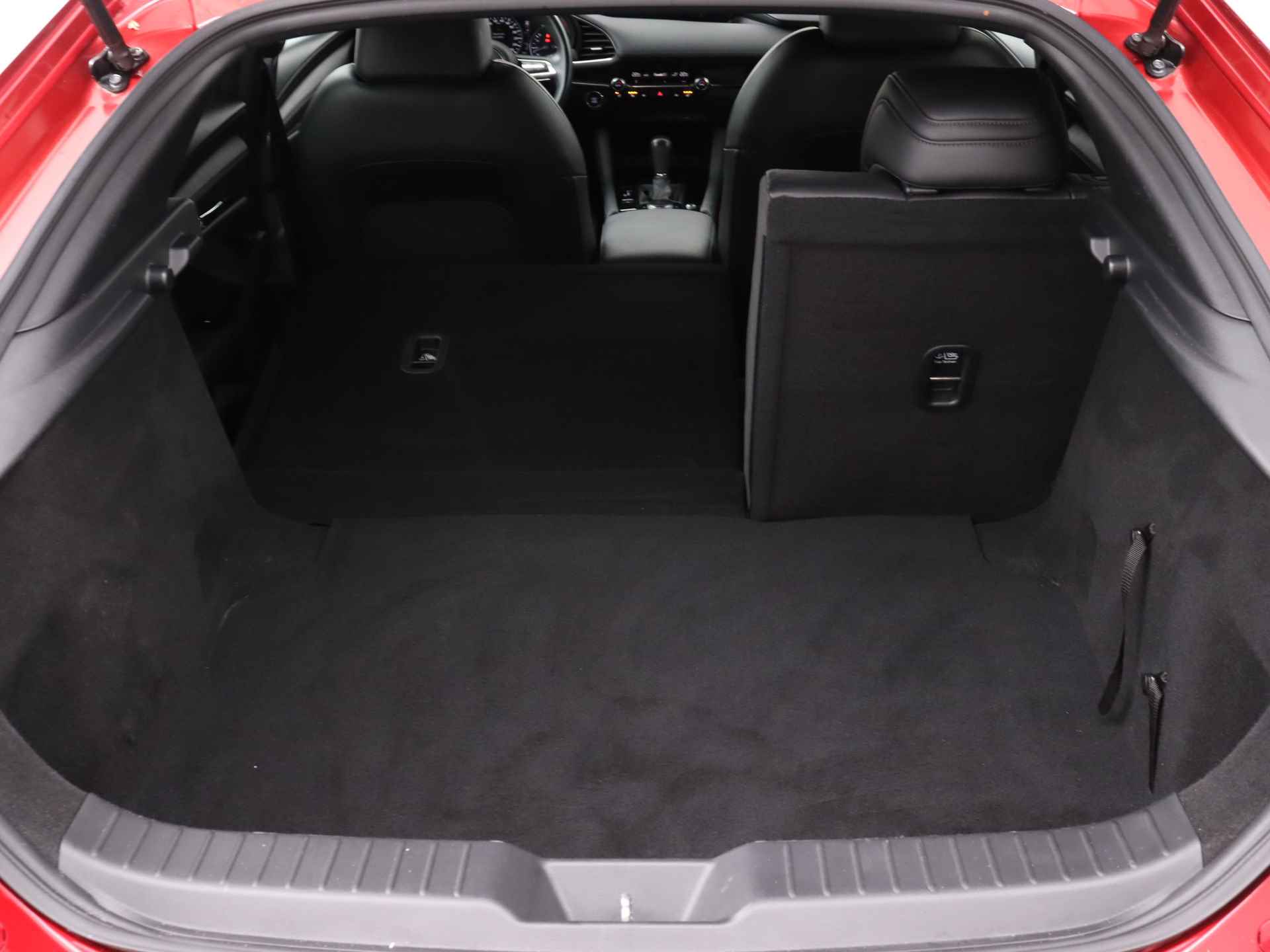 Mazda 3 2.0 e-SkyActiv-X M Hybrid 180 Luxury automaat | BOSE | Camera | Lederen bekleding | 18"LM velgen | - 34/39