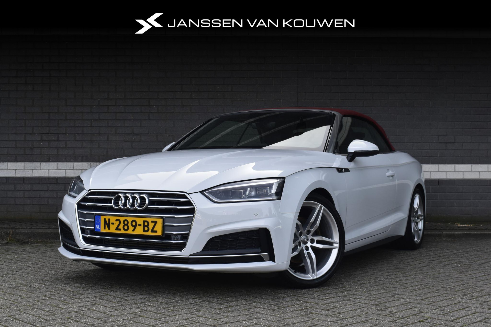 Audi A5 Cabriolet 40 TFSI Design Pro Line Plus / S-Line / Sportstoelen / Camera / Leder