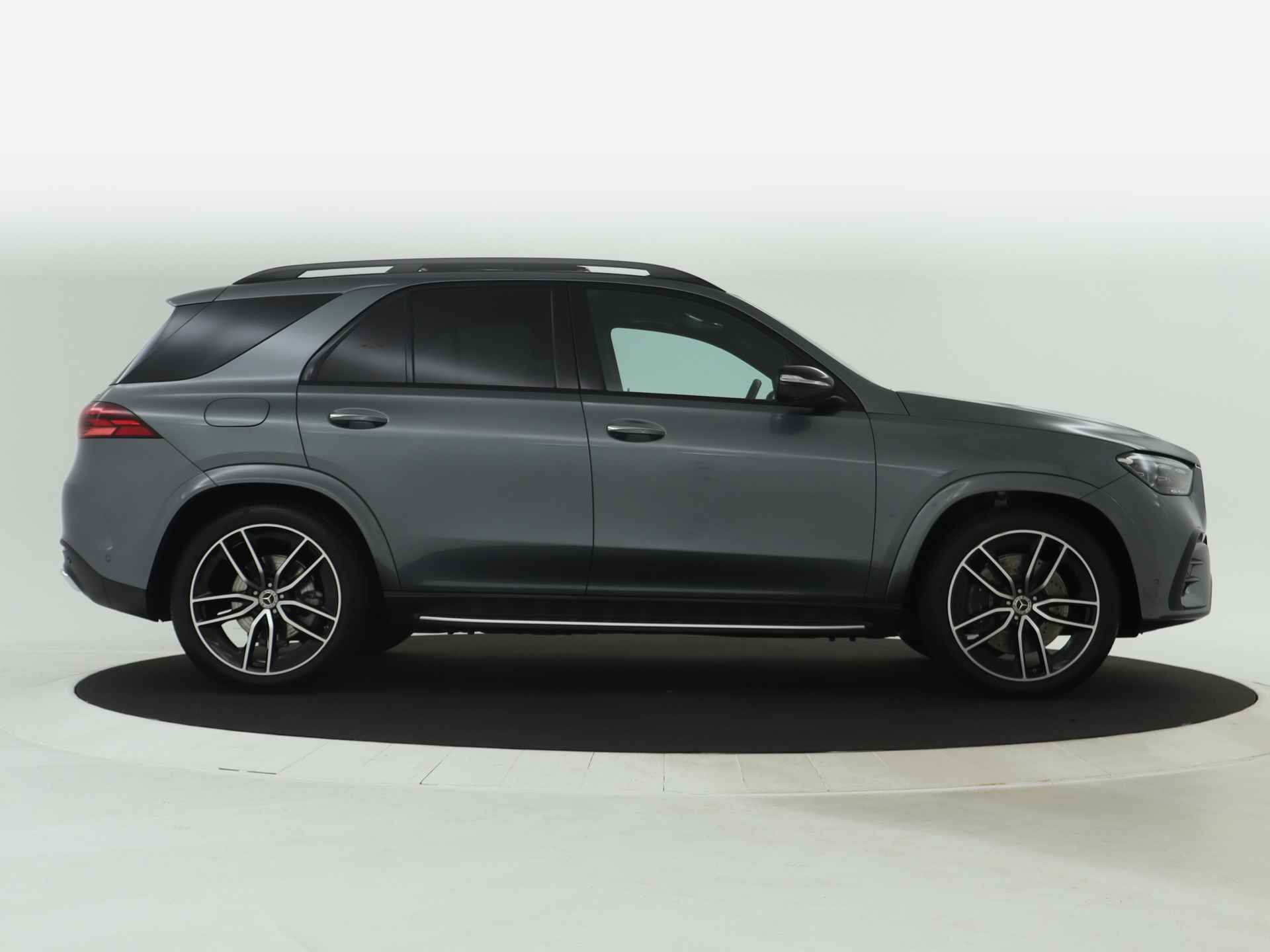 Mercedes-Benz GLE 400 e 4MATIC AMG Line Premium | Burmester | Trekhaak | Panorama schuif-kanteldak | Elektrische stoelverstelling | Inclusief 24 maanden MB Certified garantie voor Europa. - 16/45