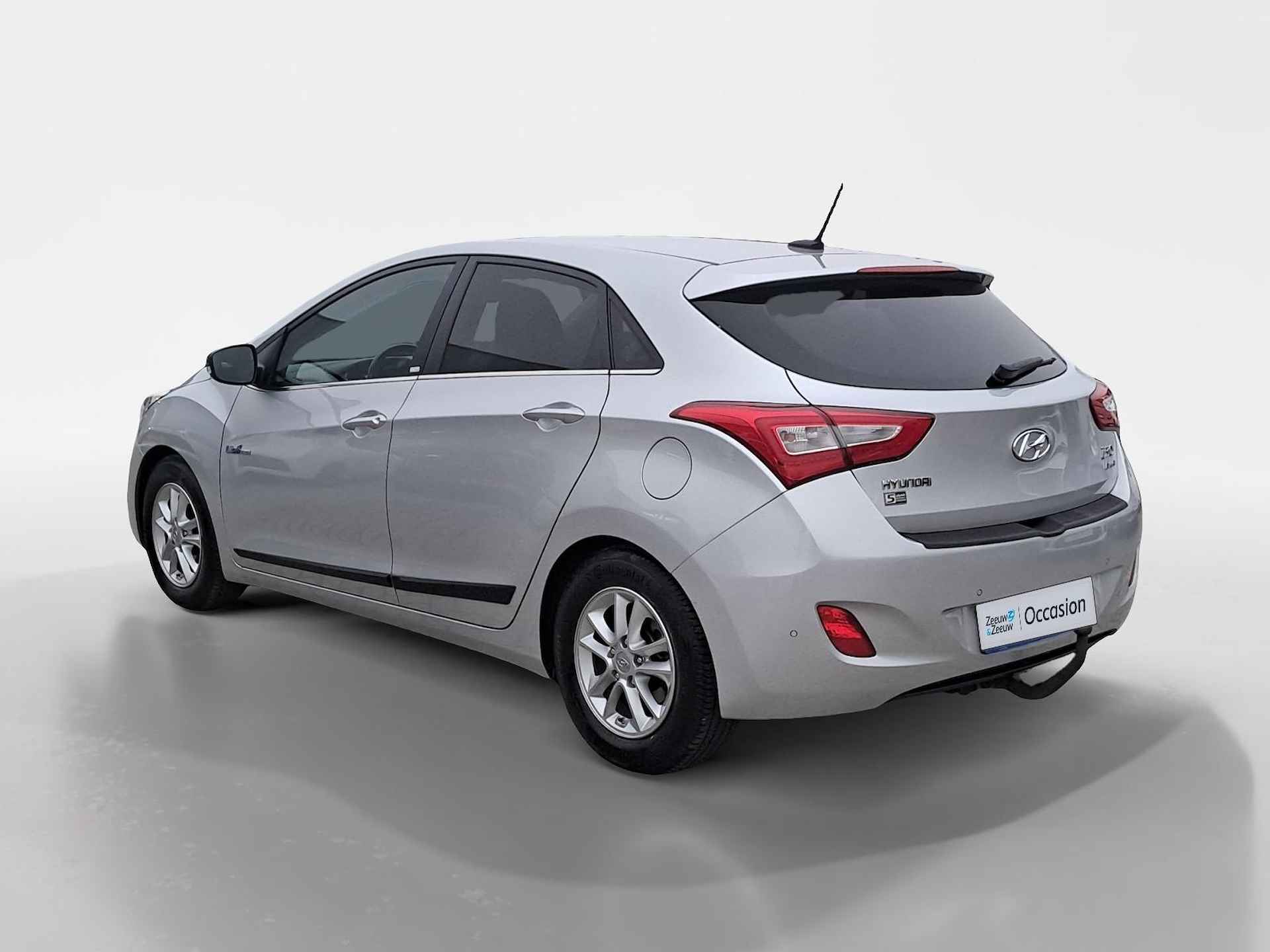 Hyundai i30 1.6 GDI Go! | Navigatie | Cruise control | Trekhaak | - 2/22