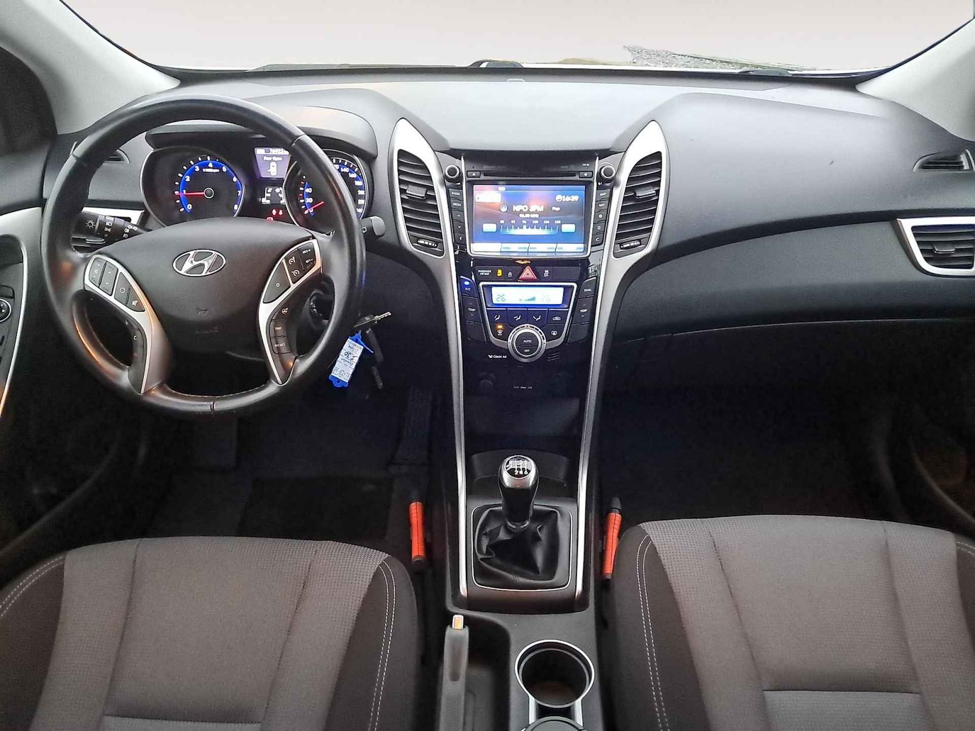 Hyundai i30 1.6 GDI Go! | Navigatie | Cruise control | Trekhaak | - 13/22