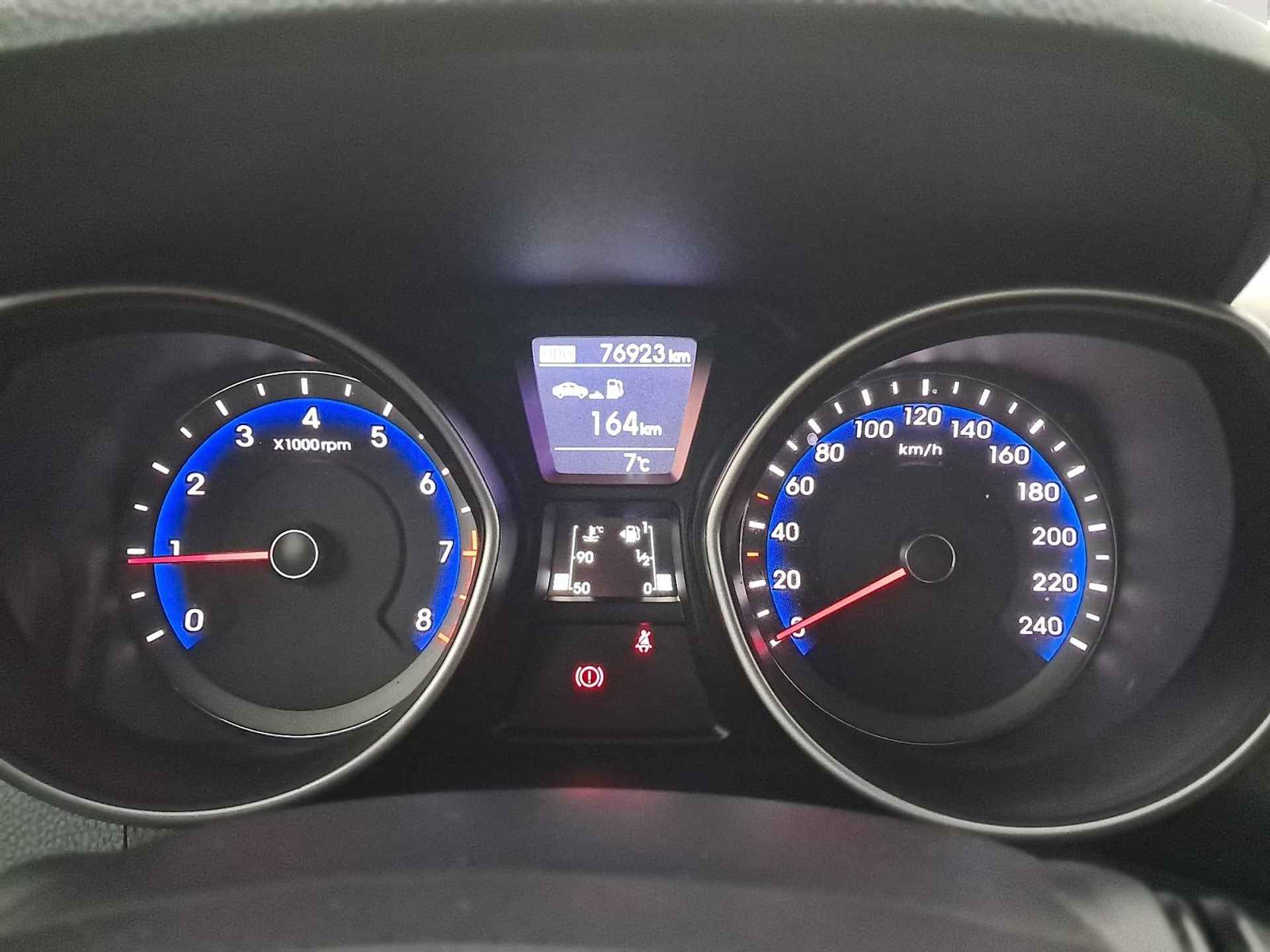 Hyundai i30 1.6 GDI Go! | Navigatie | Cruise control | Trekhaak | - 17/22