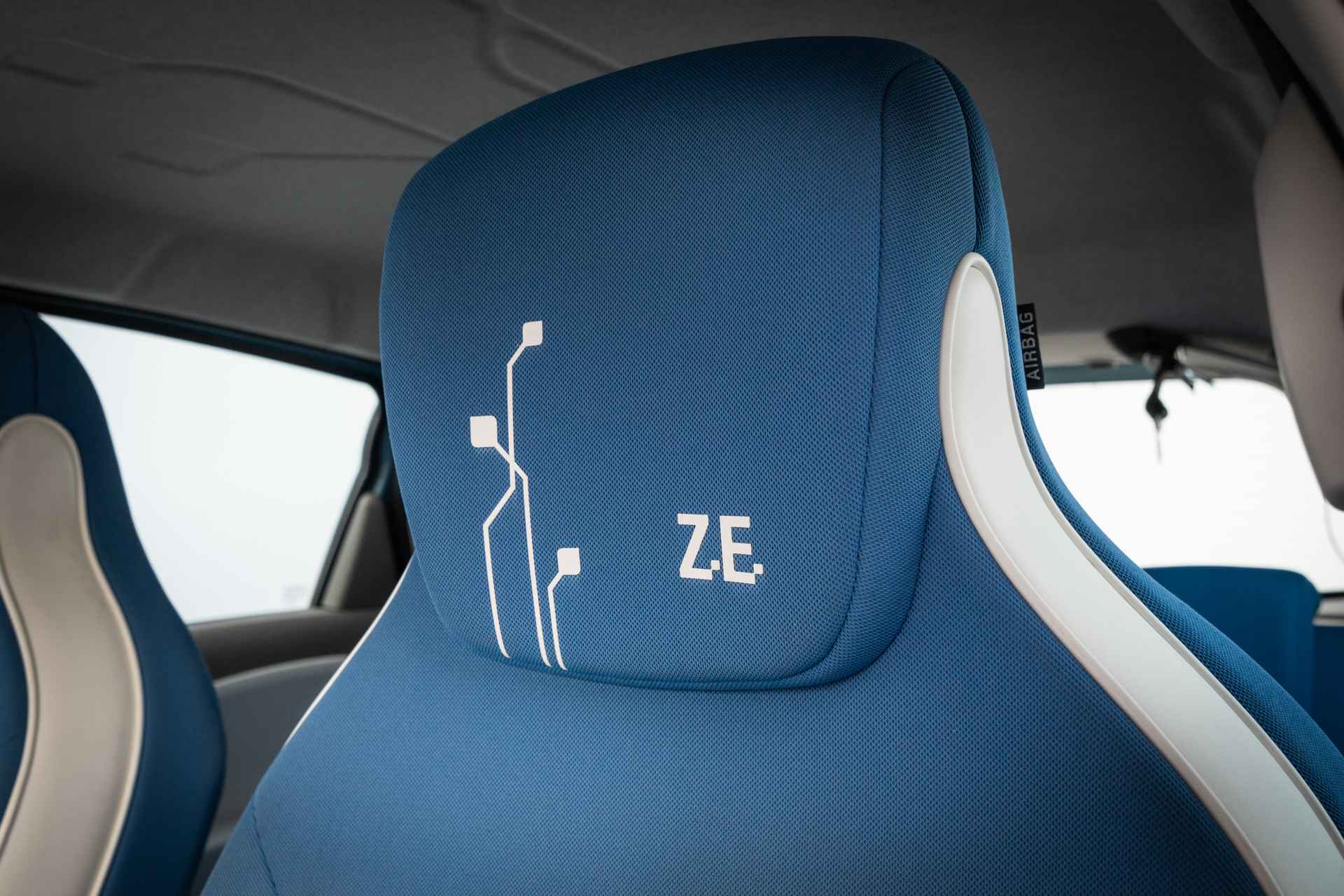 Renault ZOE Q210 Zen Quickcharge 22 kWh (ex Accu) | Navi | PDC | Comfort Timer | Volledig onderhouden - 14/48