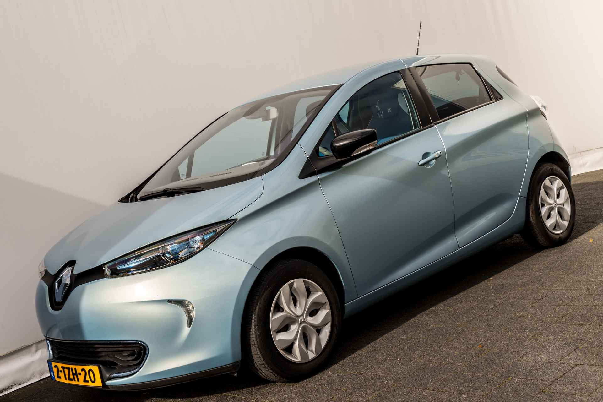 Renault ZOE Q210 Zen Quickcharge 22 kWh (ex Accu) | Navi | PDC | Comfort Timer | Volledig onderhouden - 35/48