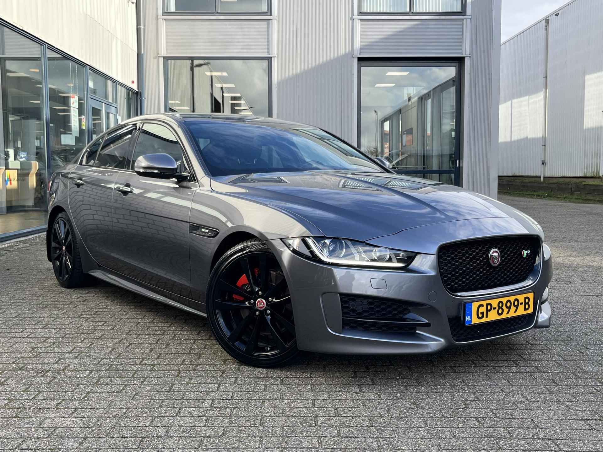 Jaguar XE 2.0 Portfolio | NL Auto/Voll.Historie/R-Sport Edition/Navi/Clima/Cruise/19"/Privacy Glass/Sportuitlaat/Apple CarPlay-Android Auto - 35/84