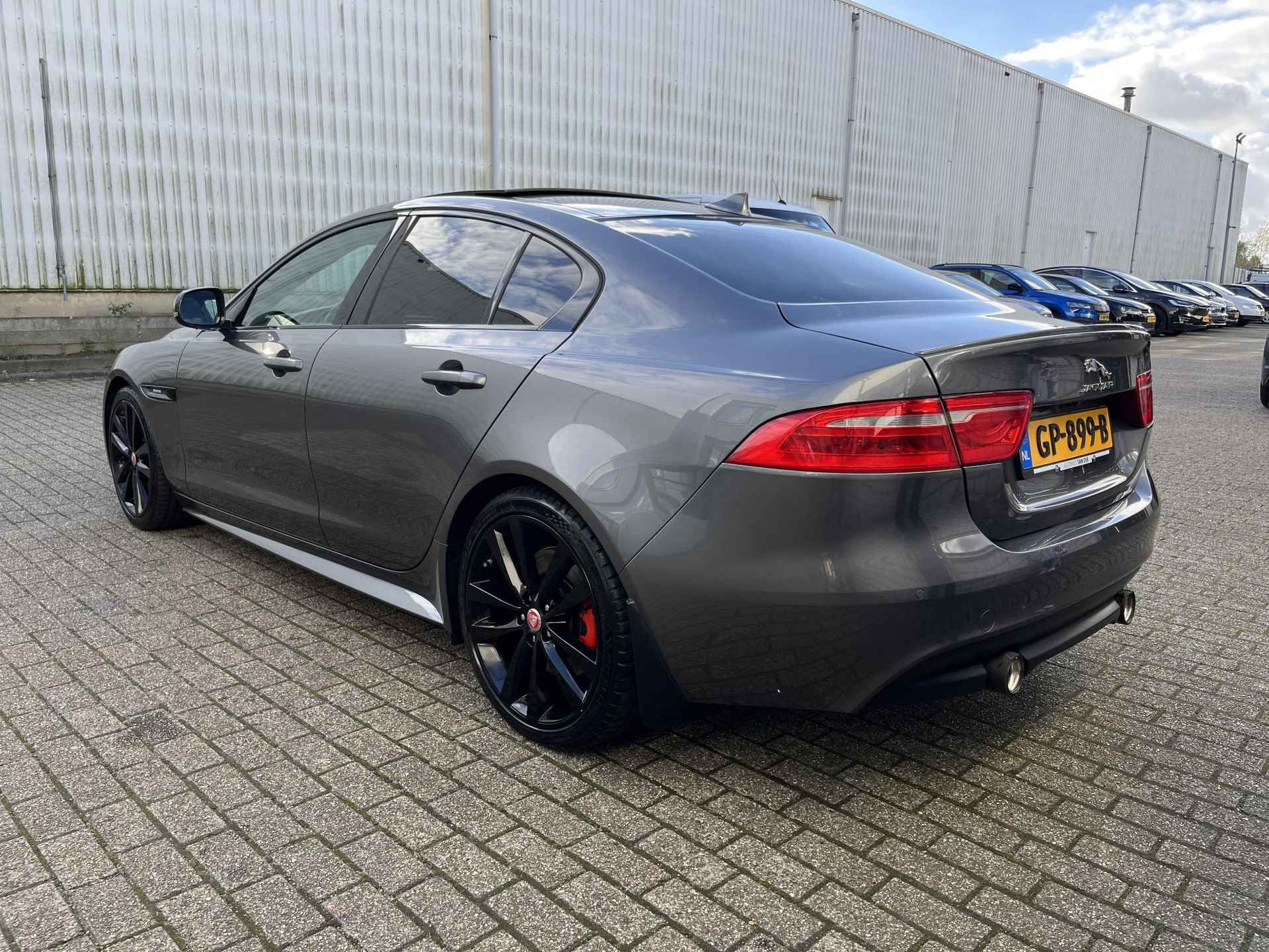 Jaguar XE 2.0 Portfolio | NL Auto/Voll.Historie/R-Sport Edition/Navi/Clima/Cruise/19"/Privacy Glass/Sportuitlaat/Apple CarPlay-Android Auto - 59/84