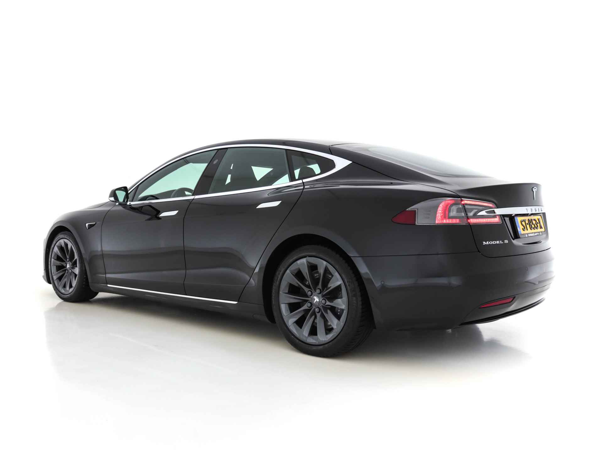 Tesla Model S 100D AWD Performance-Pack Interior-Upgrade-Pack [ Fase-3 ] (INCL-BTW) * PANO | NAPPA-VOLLEDER | AUTO-PILOT | ADAPTIVE-CRUISE |  FULL-LED | NAVI-FULLMAP | AIR-SUSPENSION | KEYLESS | SURROUND-VIEW |  APP-CONNECT | MEMORY | SPORT-SEATS | 19"ALU* - 4/33