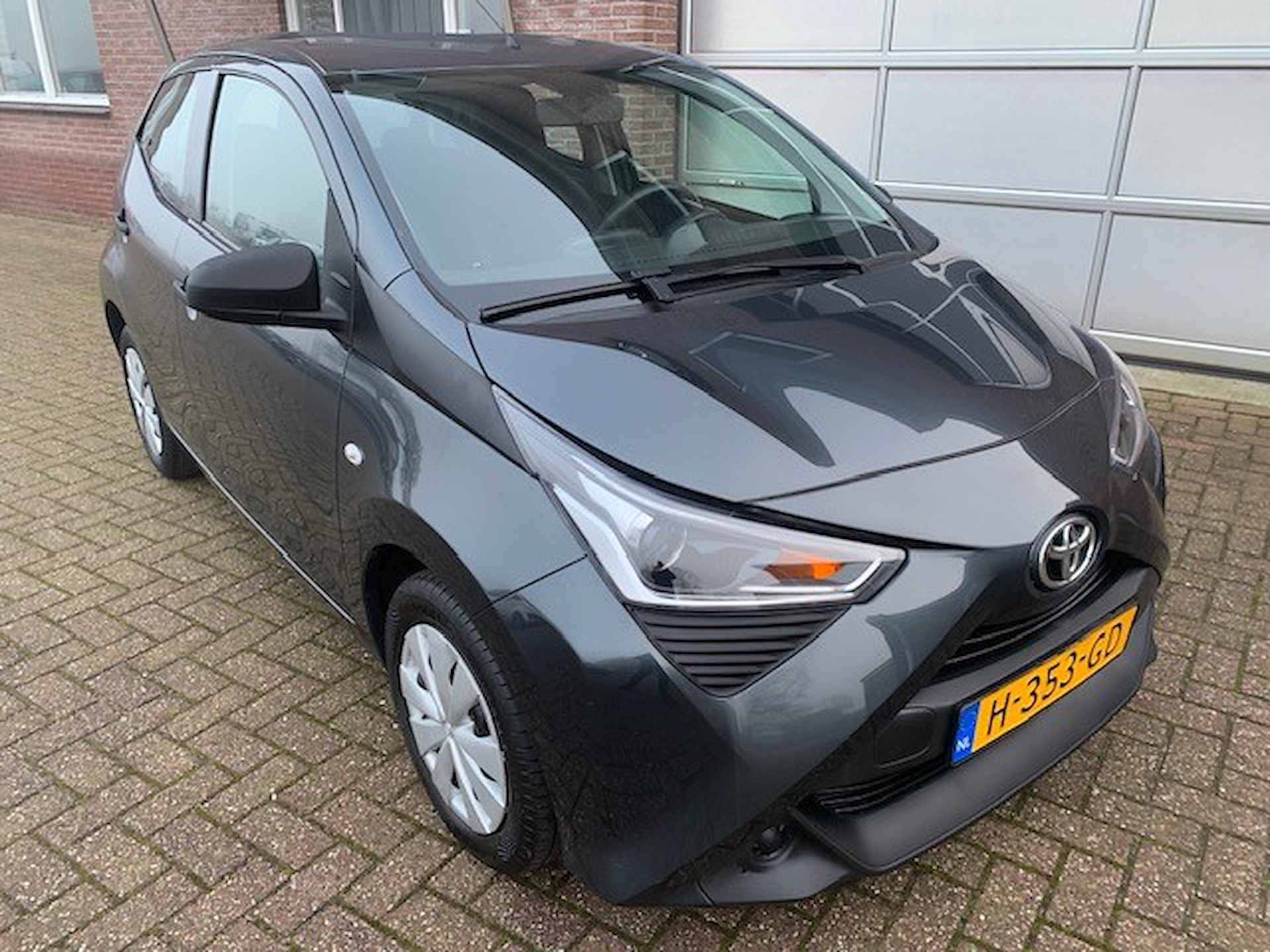 Toyota Aygo 1.0 VVT-i x-fun Airco / Bleu-Tooth - 2/22