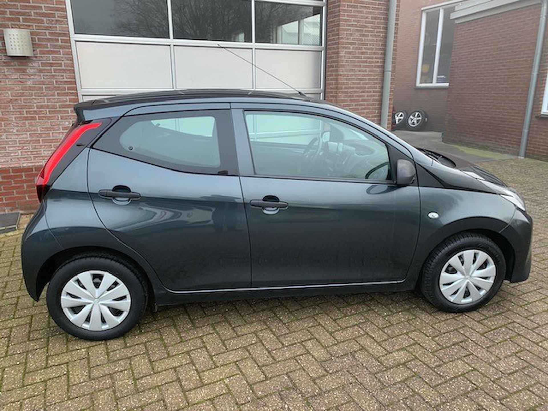 Toyota Aygo 1.0 VVT-i x-fun Airco / Bleu-Tooth - 6/22