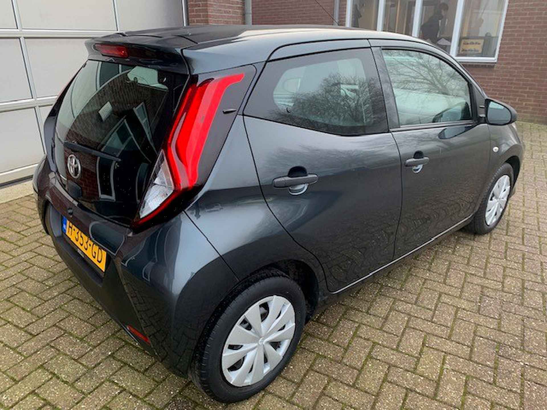 Toyota Aygo 1.0 VVT-i x-fun Airco / Bleu-Tooth - 7/22