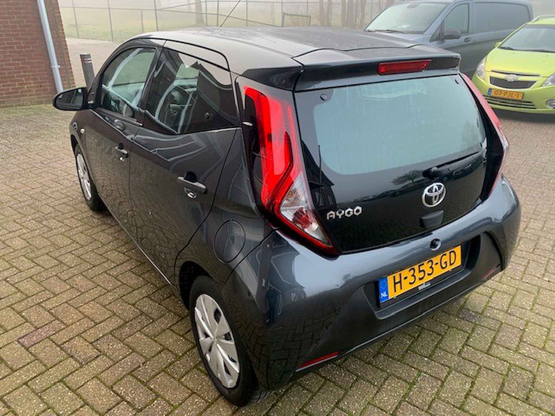 Toyota Aygo 1.0 VVT-i x-fun Airco / Bleu-Tooth - 9/22