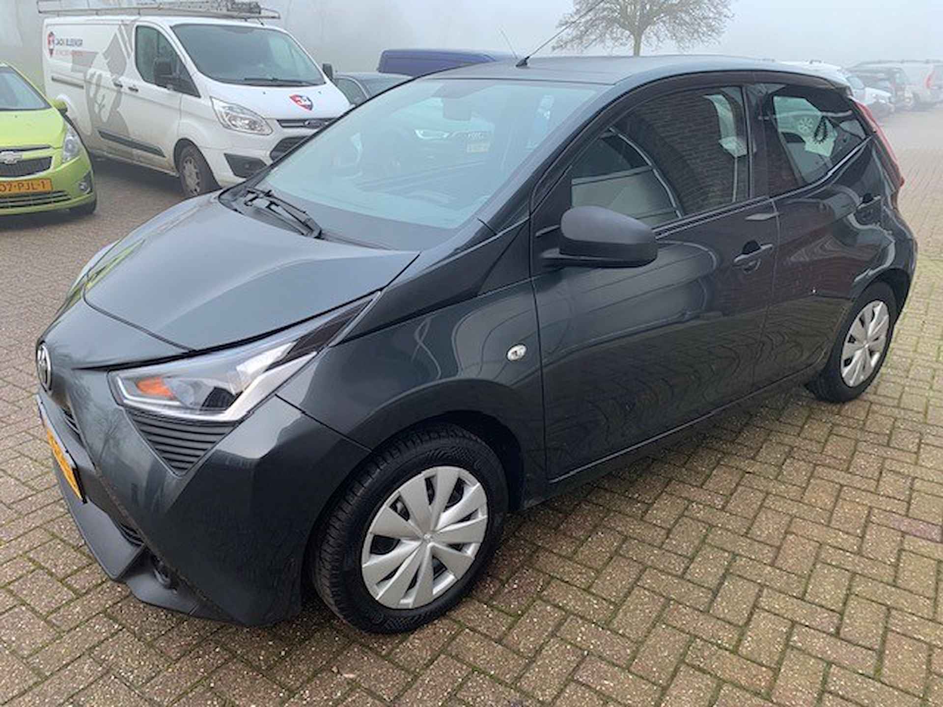 Toyota Aygo 1.0 VVT-i x-fun Airco / Bleu-Tooth - 10/22