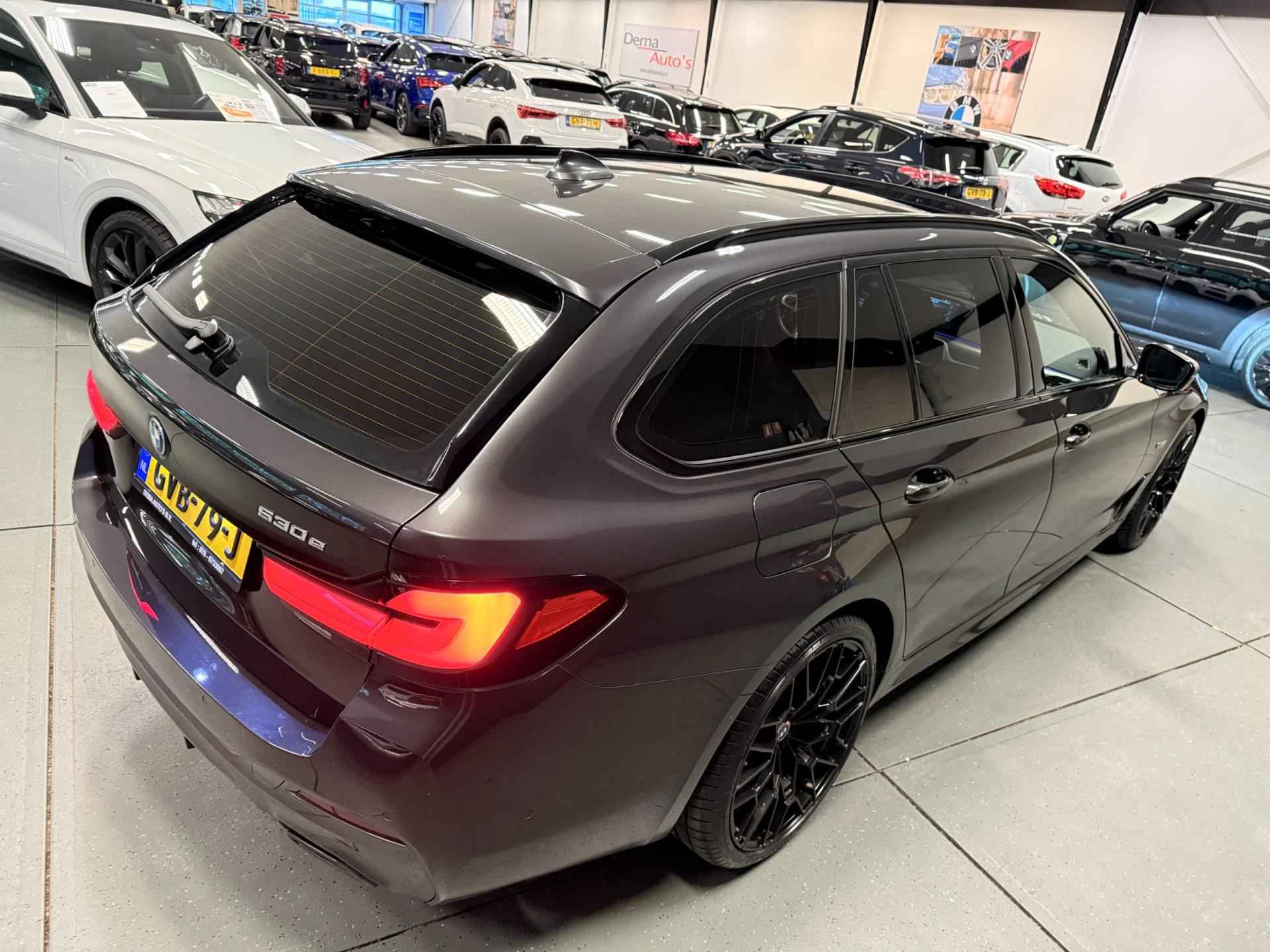 BMW 5-serie Touring 530e M-SPORT 20'' PANO/NAVI/CAM/DAB/CARPLAY/ECC/PDC/CRUISE/// - 12/58