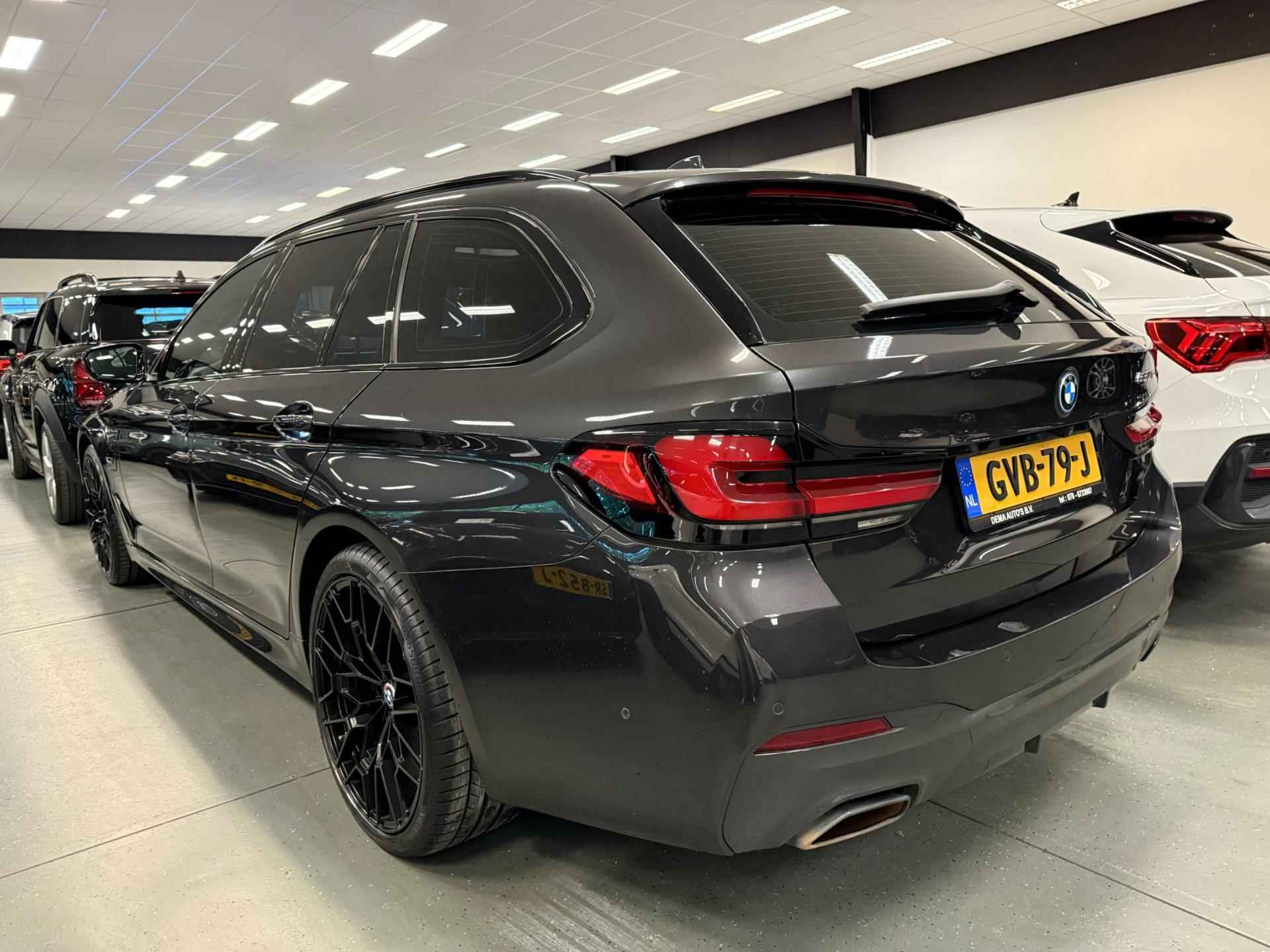 BMW 5-serie Touring 530e M-SPORT 20'' PANO/NAVI/CAM/DAB/CARPLAY/ECC/PDC/CRUISE/// - 14/58