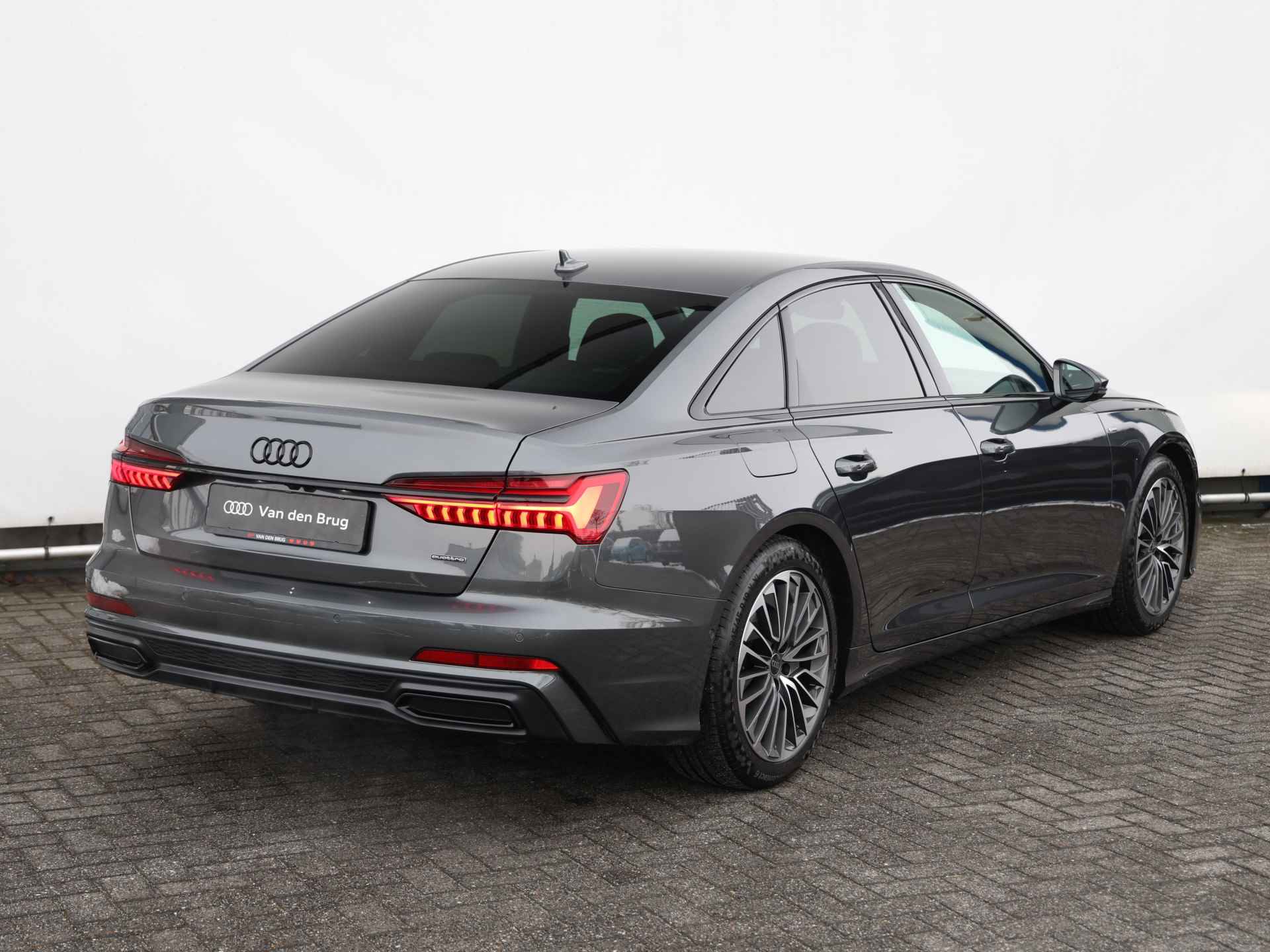 Audi A6 Limousine 50 TFSI e quattro S edition 299pk | 360° camera | Keyless | Rood stiksel | Stoelverwarming | Adaptive Cruise | HD Matrix LED | Dodehoekdetectie - 5/36