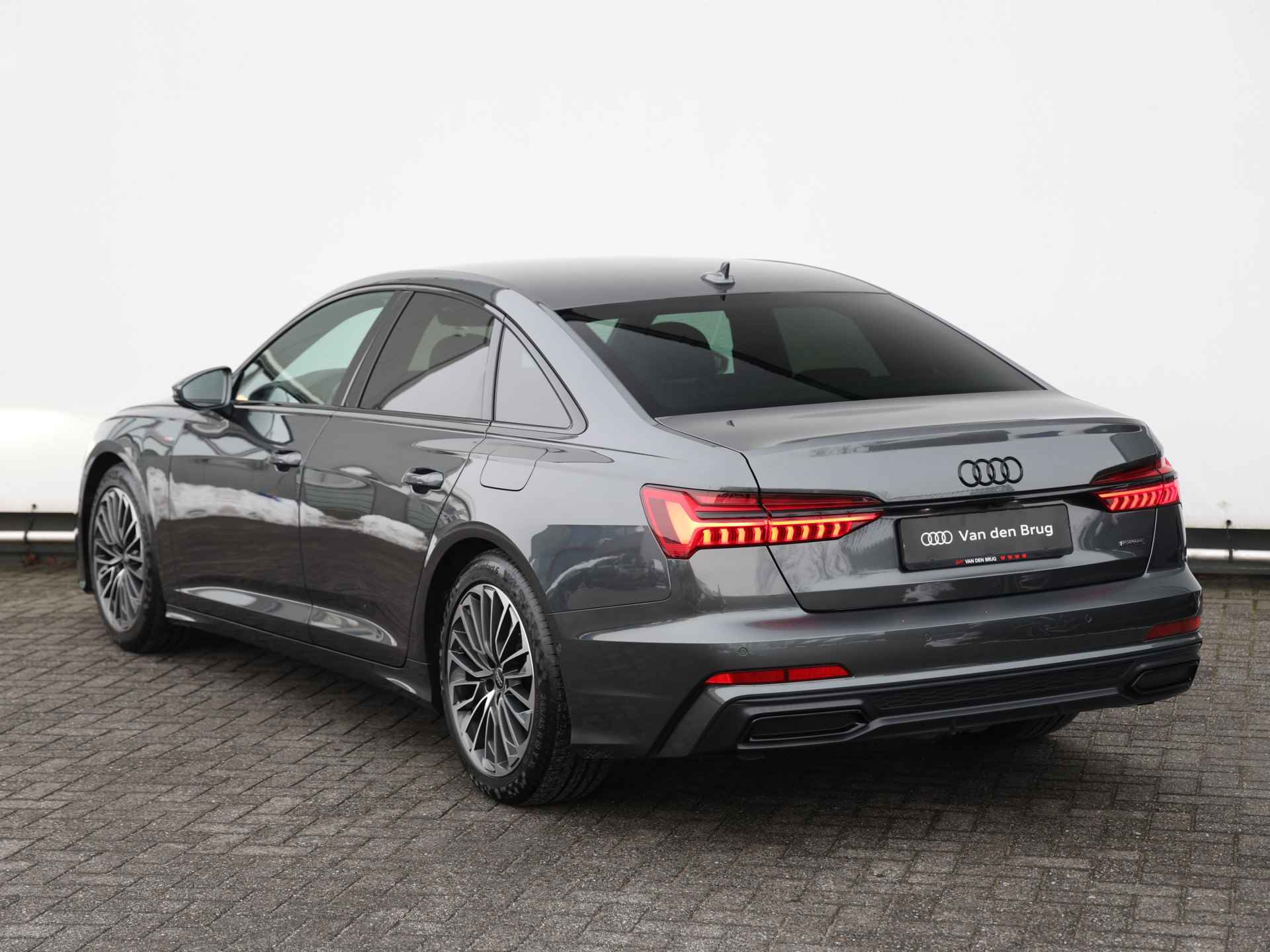 Audi A6 Limousine 50 TFSI e quattro S edition 299pk | 360° camera | Keyless | Rood stiksel | Stoelverwarming | Adaptive Cruise | HD Matrix LED | Dodehoekdetectie - 14/36