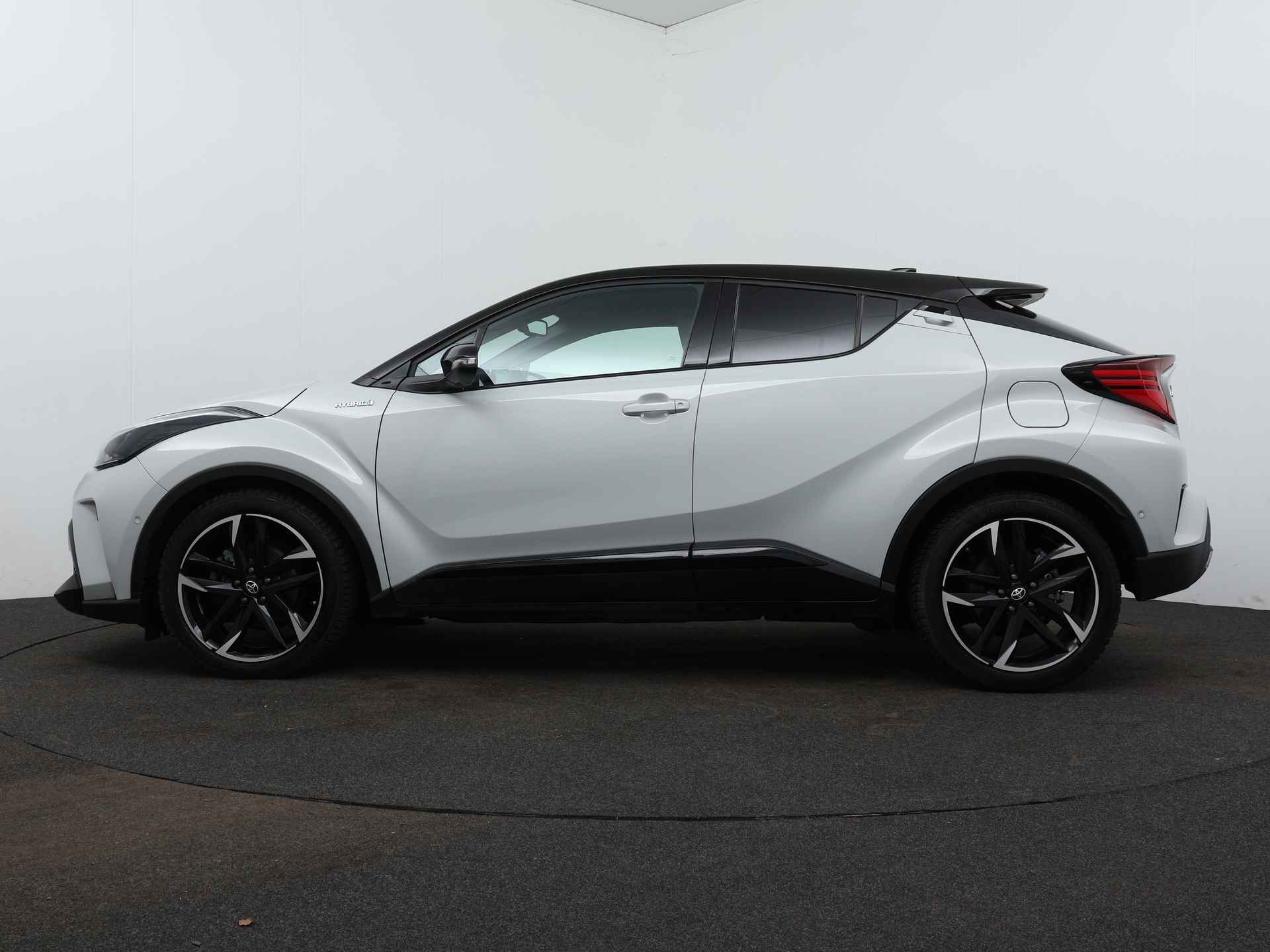 Toyota C-HR 1.8 Hybrid GR-Sport Limited | Parkeersensoren | Stuur-/Stoelverwarming | LM velgen | Climate Control | Cruise Control Adaptief | Elektrisch verstelbare bestuurdersstoel | - 25/41