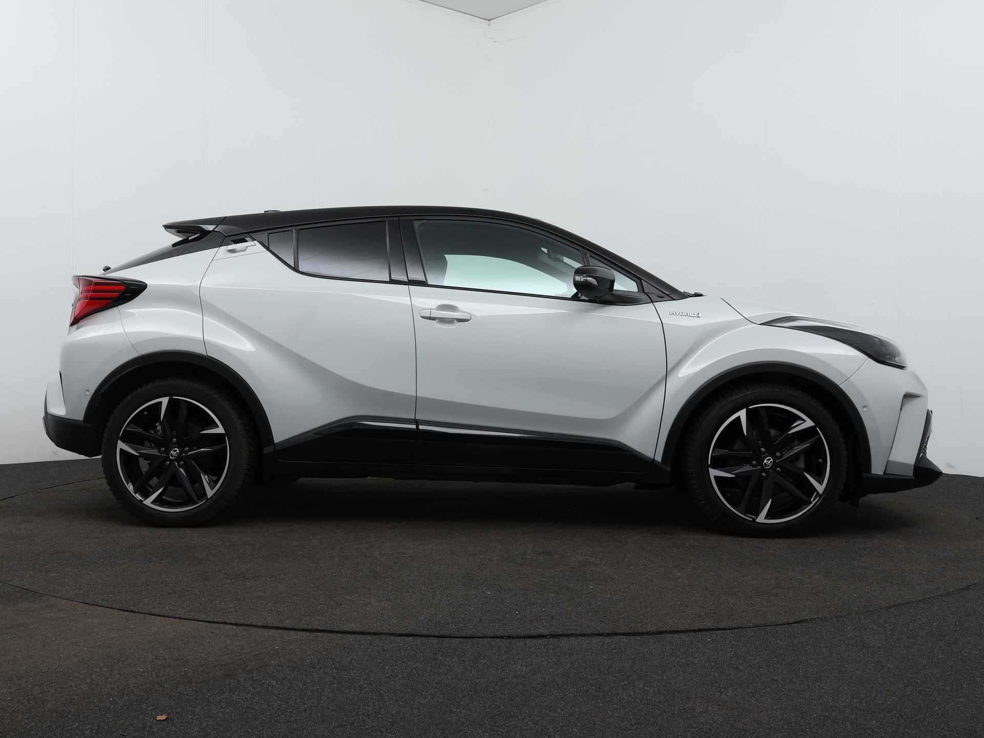 Toyota C-HR 1.8 Hybrid GR-Sport Limited | Parkeersensoren | Stuur-/Stoelverwarming | LM velgen | Climate Control | Cruise Control Adaptief | Elektrisch verstelbare bestuurdersstoel | - 26/41