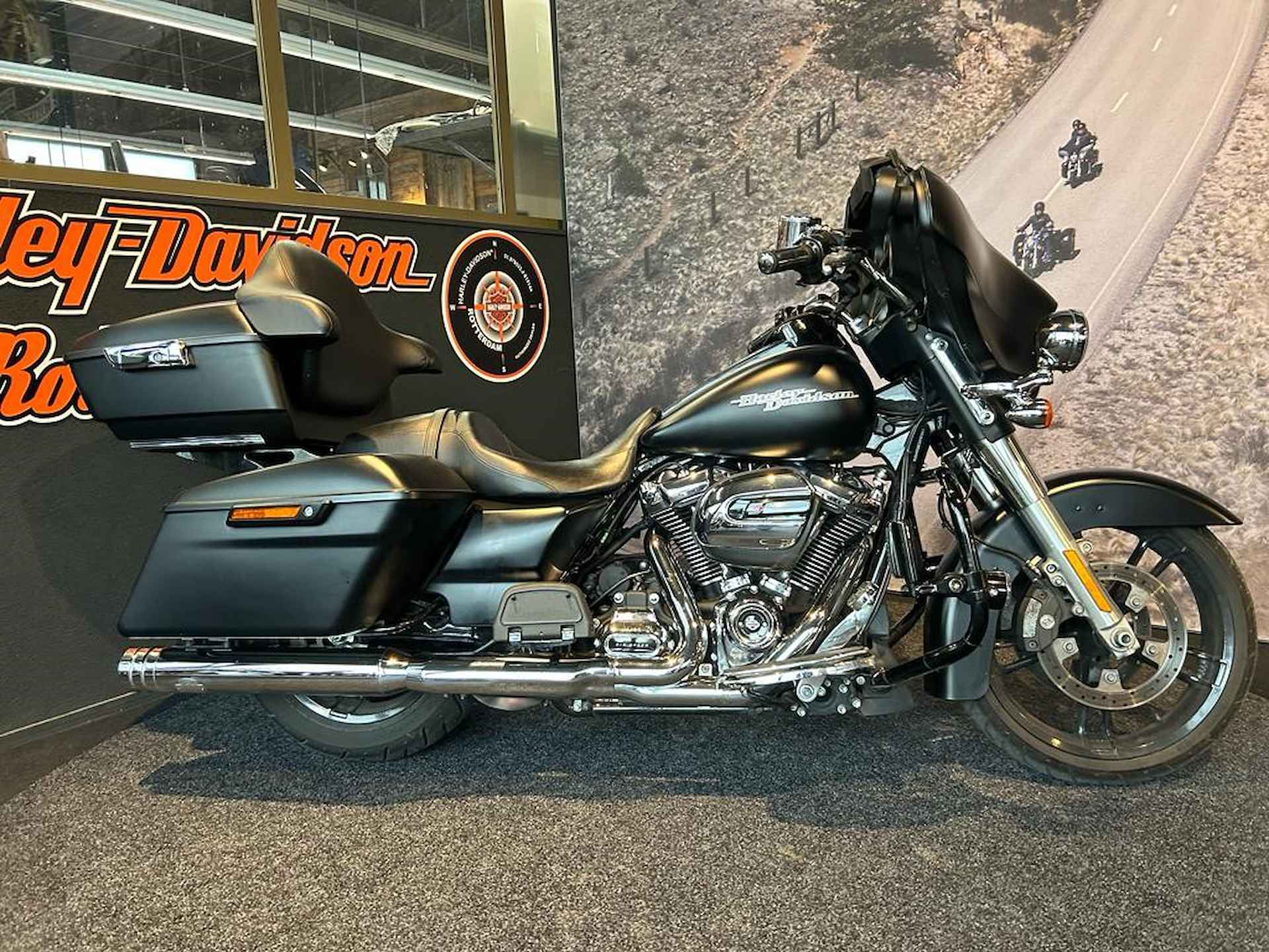 Harley-Davidson FLHXS STREET GLIDE SPECIAL - 1/16