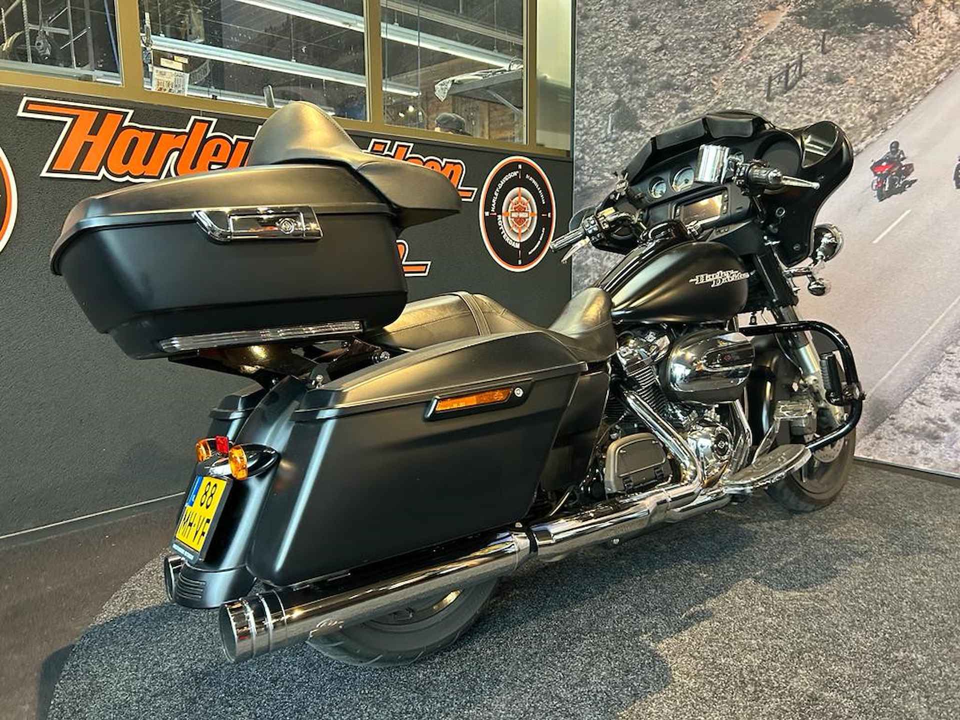 Harley-Davidson FLHXS STREET GLIDE SPECIAL - 4/16