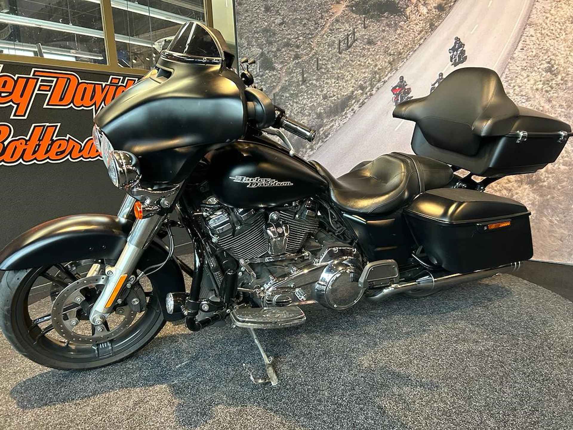 Harley-Davidson FLHXS STREET GLIDE SPECIAL - 10/16