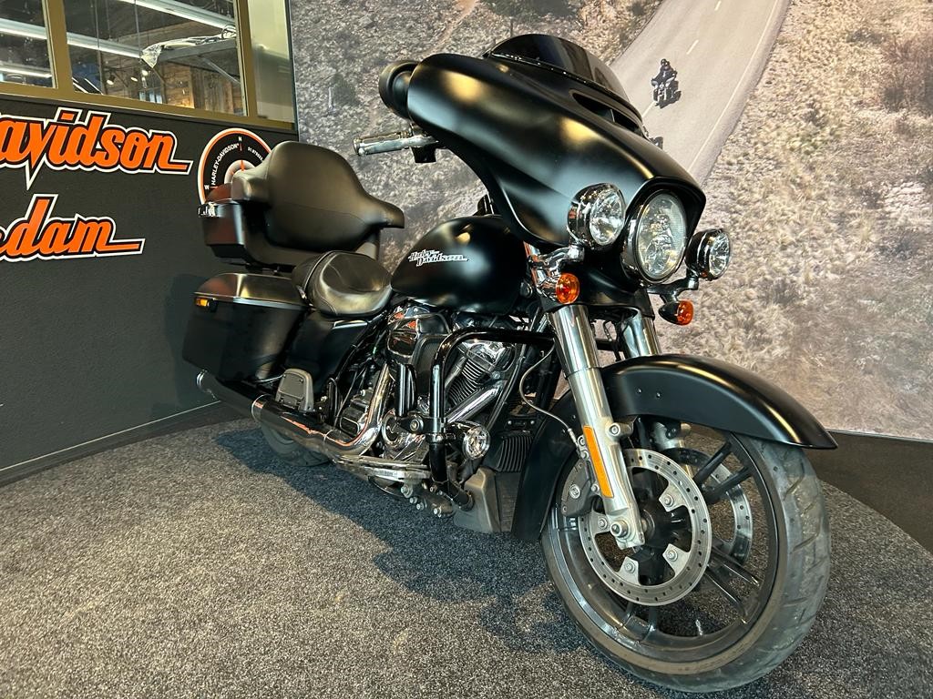 Harley-Davidson FLHXS STREET GLIDE SPECIAL