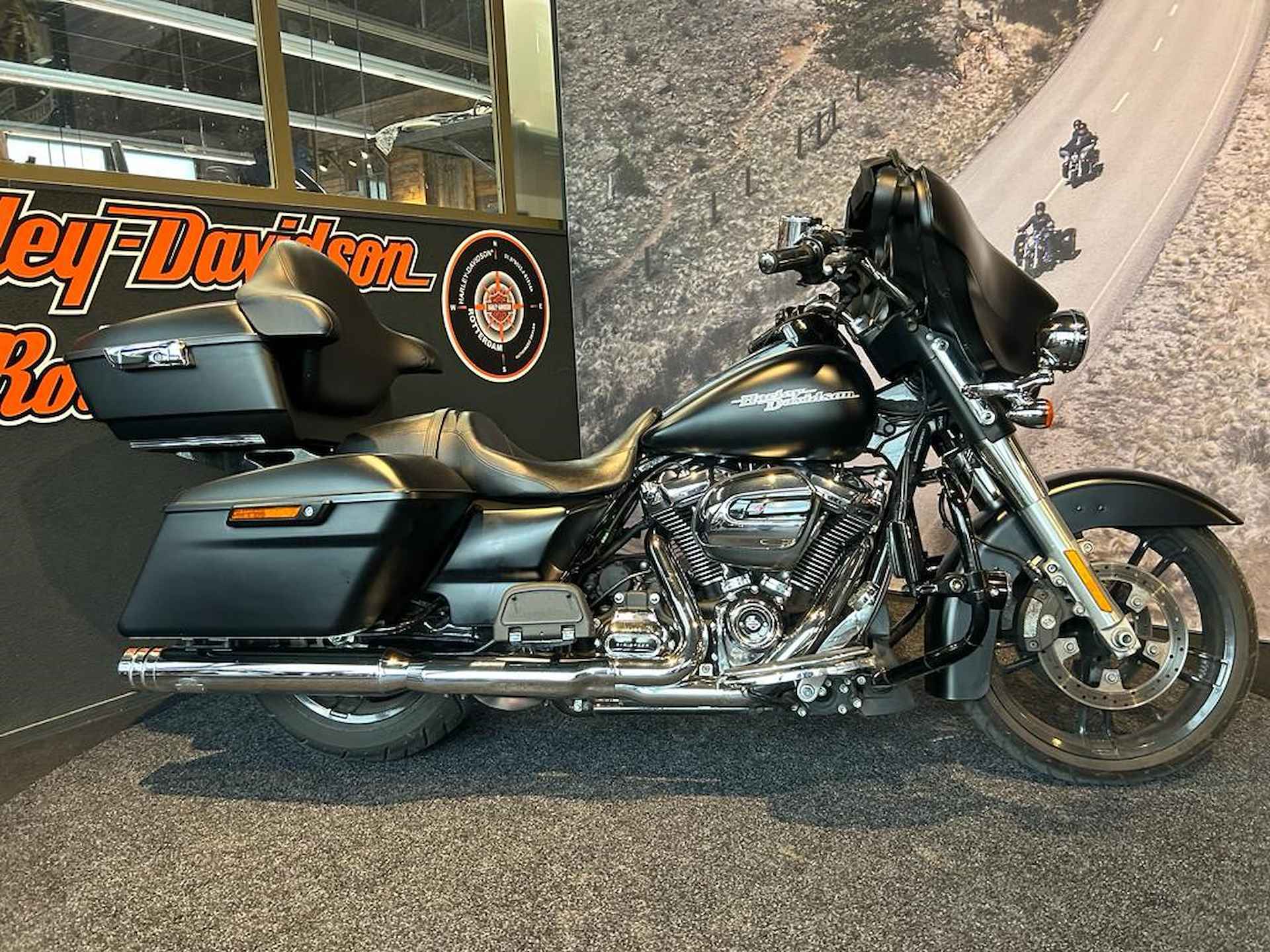 Harley-Davidson FLHXS STREET GLIDE SPECIAL - 4/16