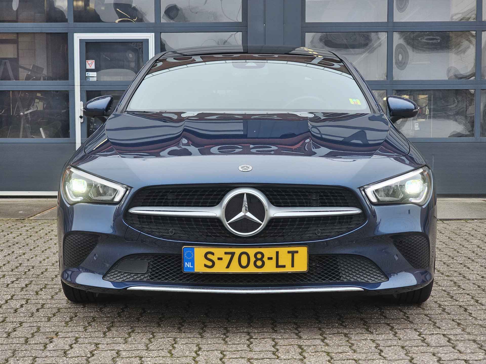 Mercedes-Benz CLA-Klasse 180 Luxury Line | Panoramadak | Stoelverwarming | Achteruitrijcamera - 5/17