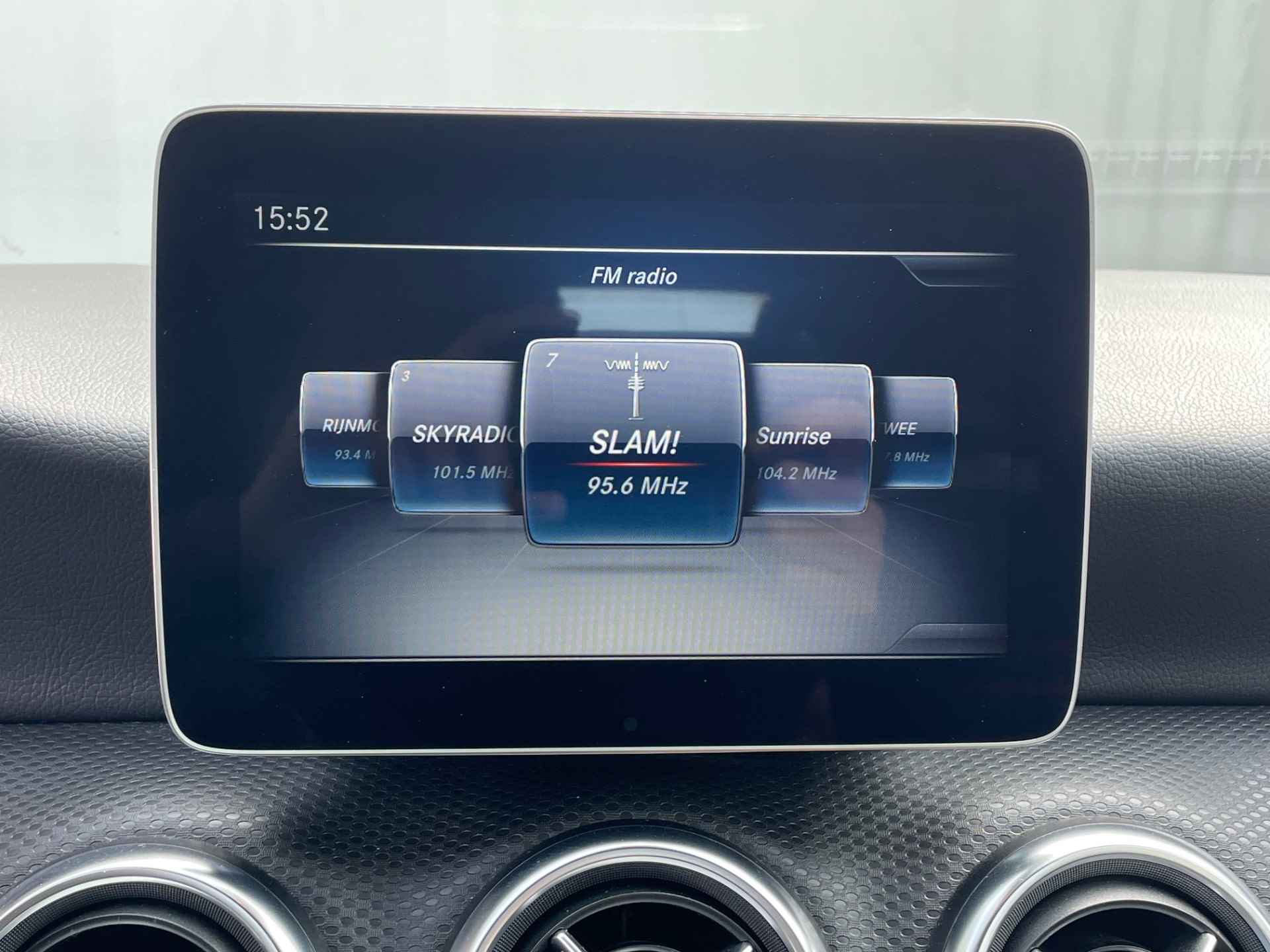 Mercedes-Benz A-Klasse 180 Business Sol. Aut. Carplay/Nav /Cam. - 13/26