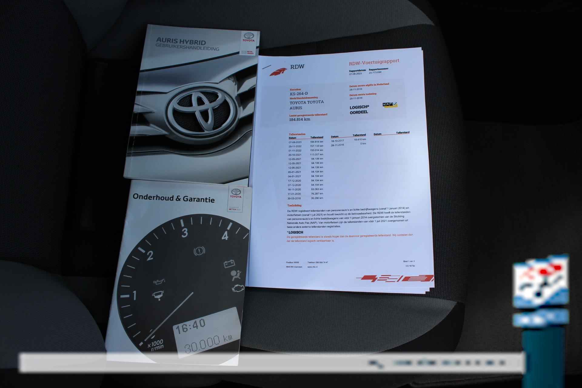 Toyota Auris 1.8 Hybrid Business Navigatie afn trekhaak climate en cruise all season banden - 8/33
