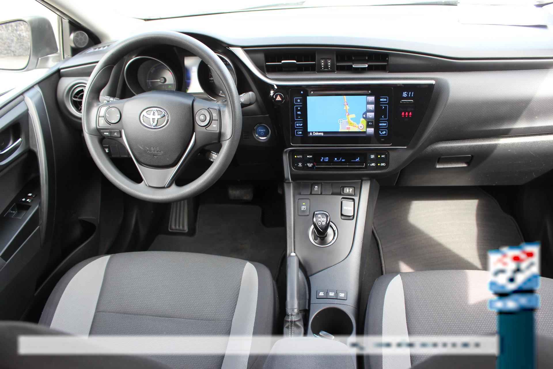 Toyota Auris 1.8 Hybrid Business Navigatie afn trekhaak climate en cruise all season banden - 11/33