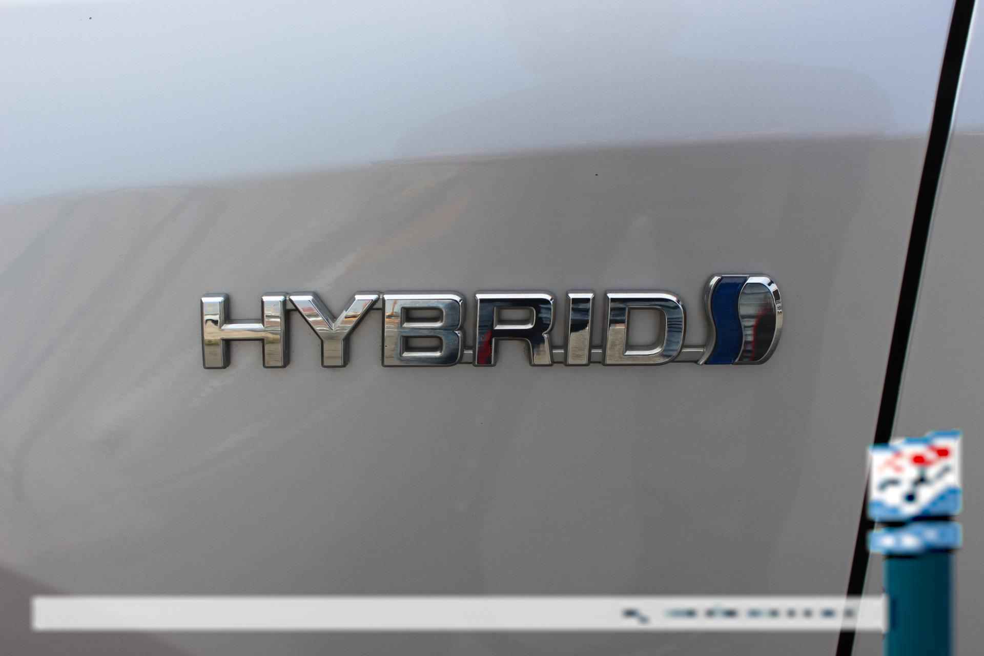 Toyota Auris 1.8 Hybrid Business Navigatie afn trekhaak climate en cruise all season banden - 32/33