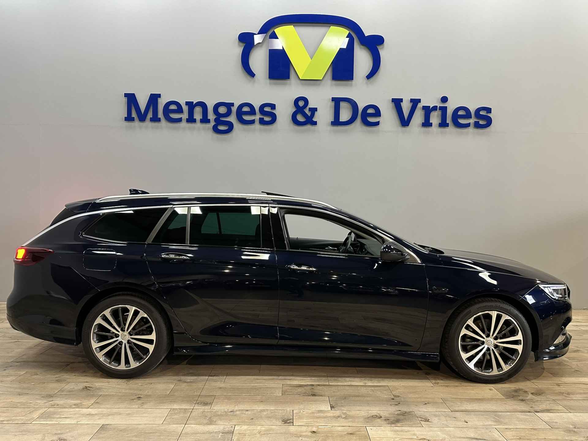 Opel Insignia Sports Tourer 1.6 Turbo Innovation OPC Line | Matrix LED | Panorama | Leer | Bose | Stoelkoeling | Adaptive cruise | 360 Camera | - 2/55