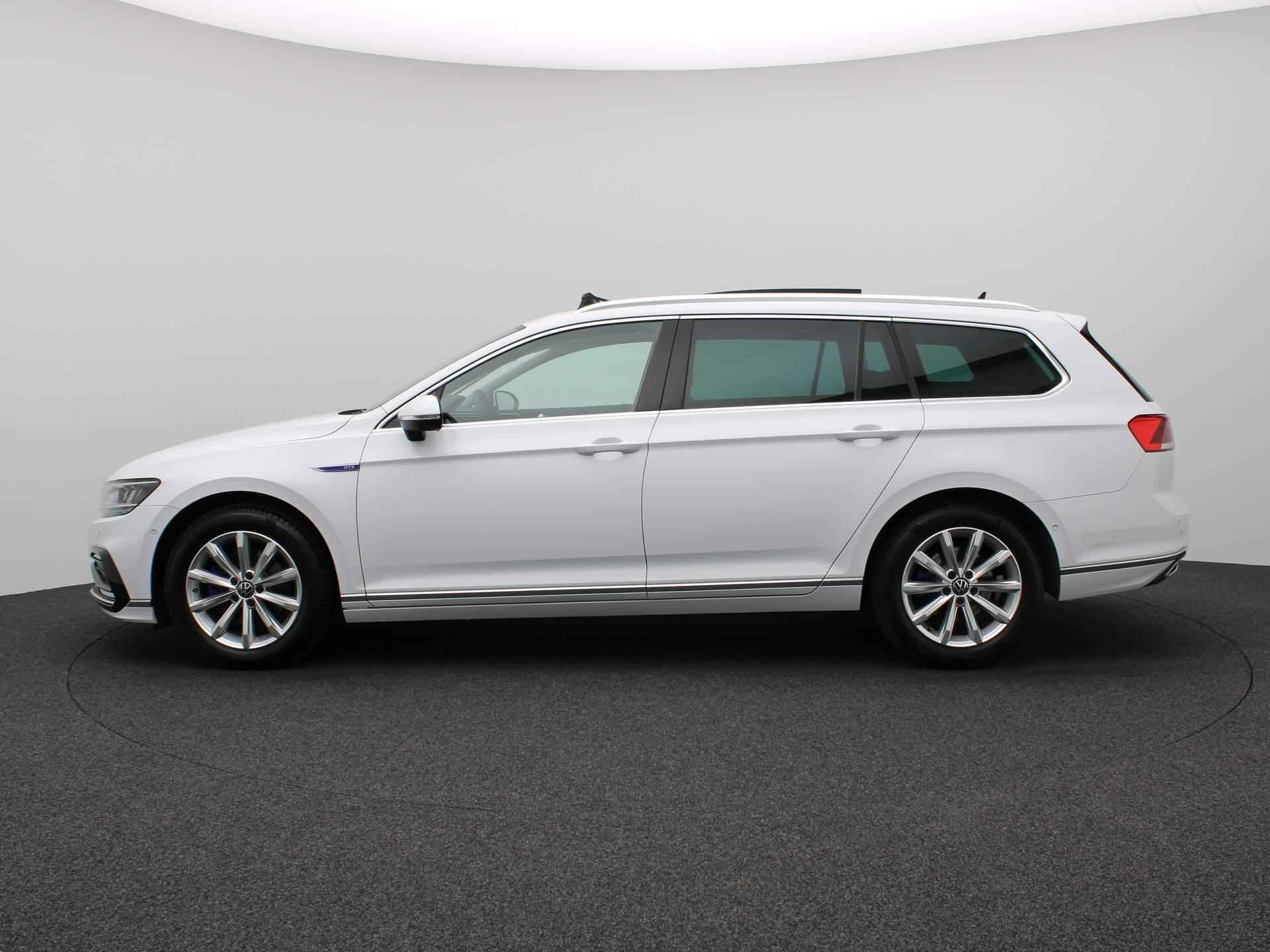 Volkswagen Passat Variant 1.4 TSI PHEV GTE 218PK DSG Panoramadak, 360 gr. camera, stoelverwarming, Discover Pro, virtual pedal, keyless, 17'' lichtmetaal - 2/52