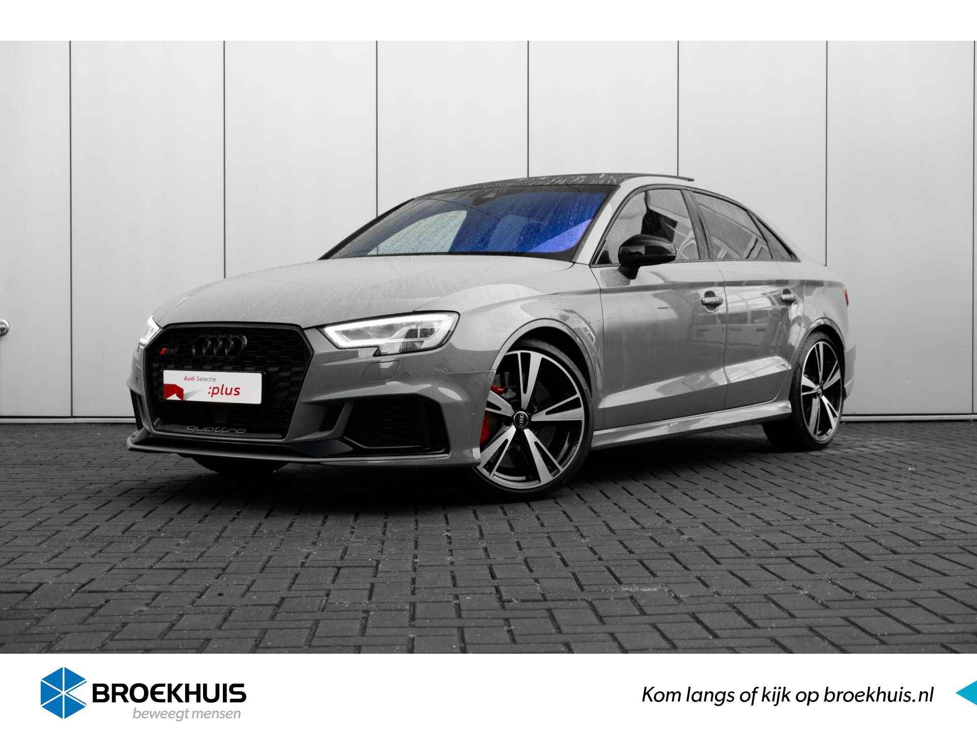 Audi RS3 Limousine | 400 pk | Nardo Grijs | Dealer onderhouden | Panoramadak | Supersport stoelen - 1/67