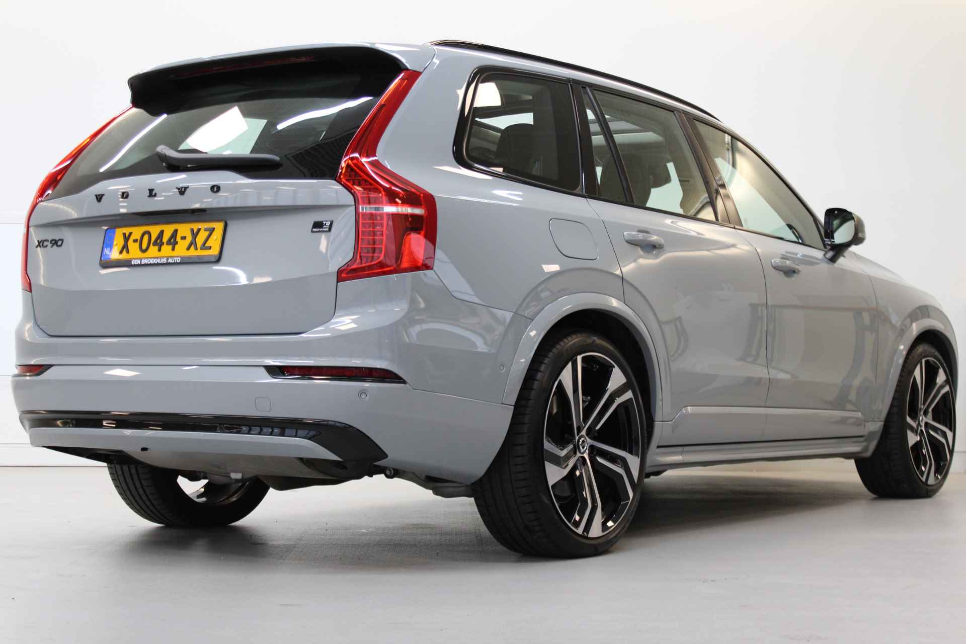 Volvo XC90 T8 455PK Ultimate Dark | Full Option | B&W Audio | Iso Glas | Ventilatie | Trekhaak | Black Pack - 3/72