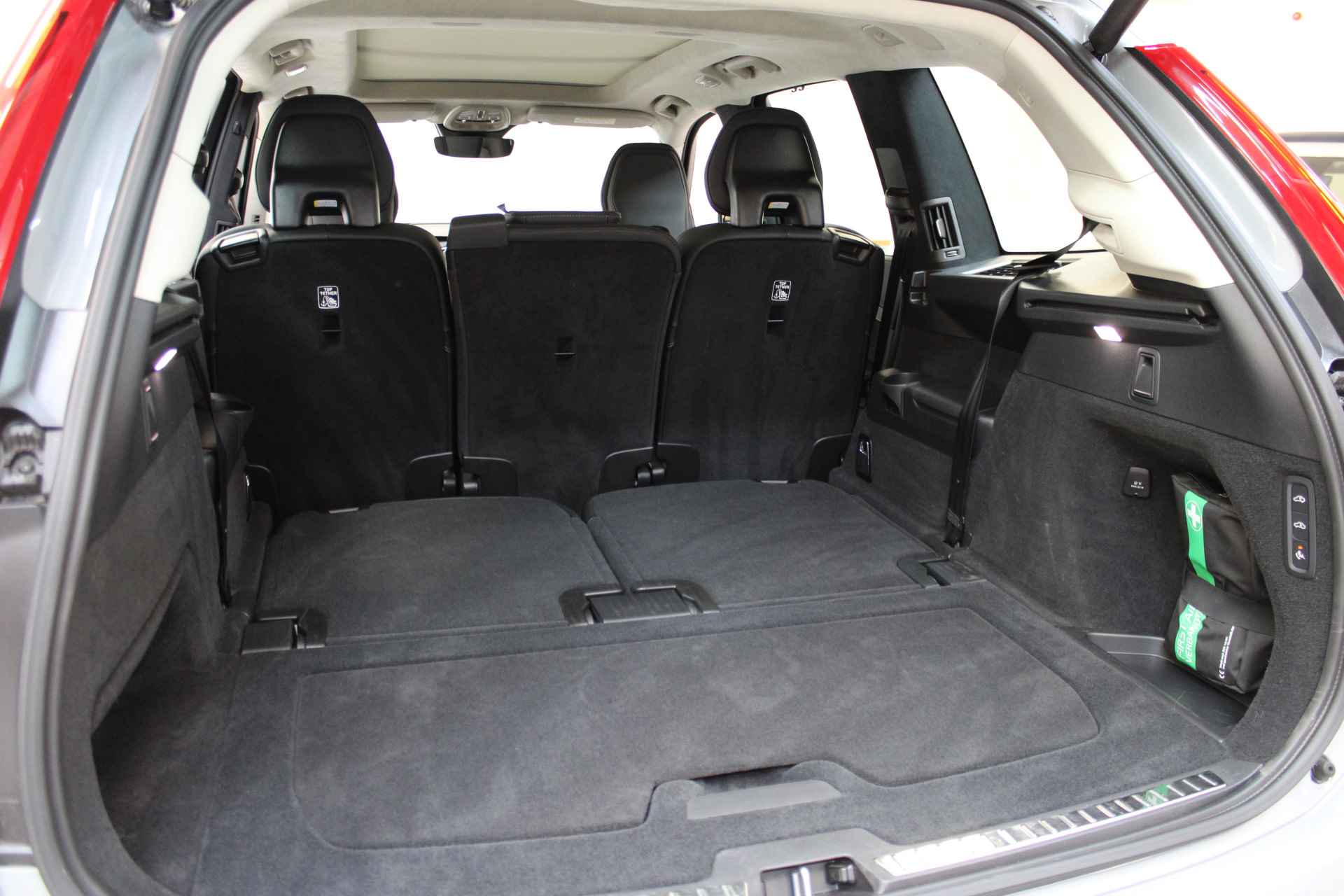 Volvo XC90 T8 455PK Ultimate Dark | Full Option | B&W Audio | Iso Glas | Ventilatie | Trekhaak | Black Pack - 66/72