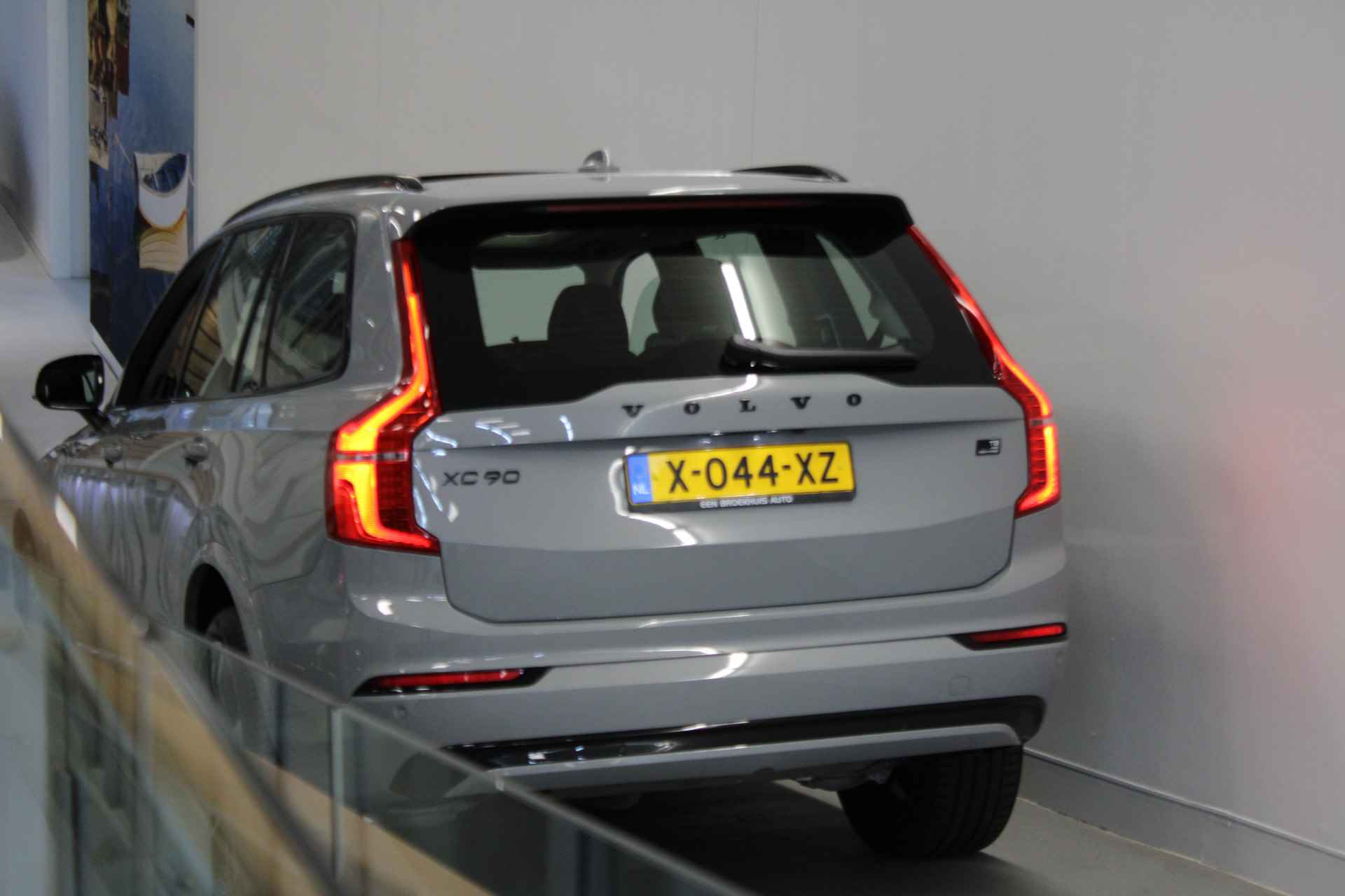 Volvo XC90 T8 455PK Ultimate Dark | Full Option | B&W Audio | Iso Glas | Ventilatie | Trekhaak | Black Pack - 71/72