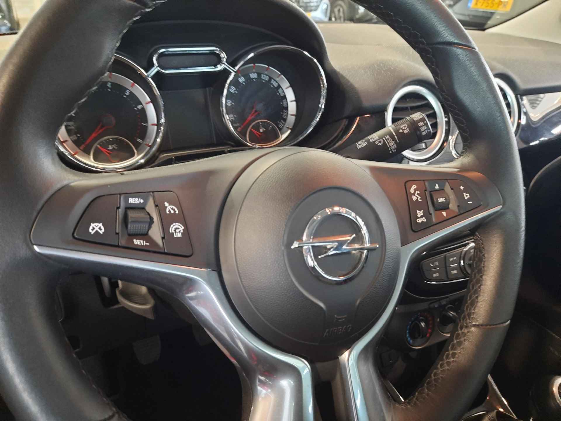 Opel ADAM 1.0 Turbo Unlimited | Rijklaarprijs! | Airconditioning | Cruise Control | LM velgen | Two Tone Black Red | Inclusief 12 mnd BOVAG-Garantie! | - 6/23