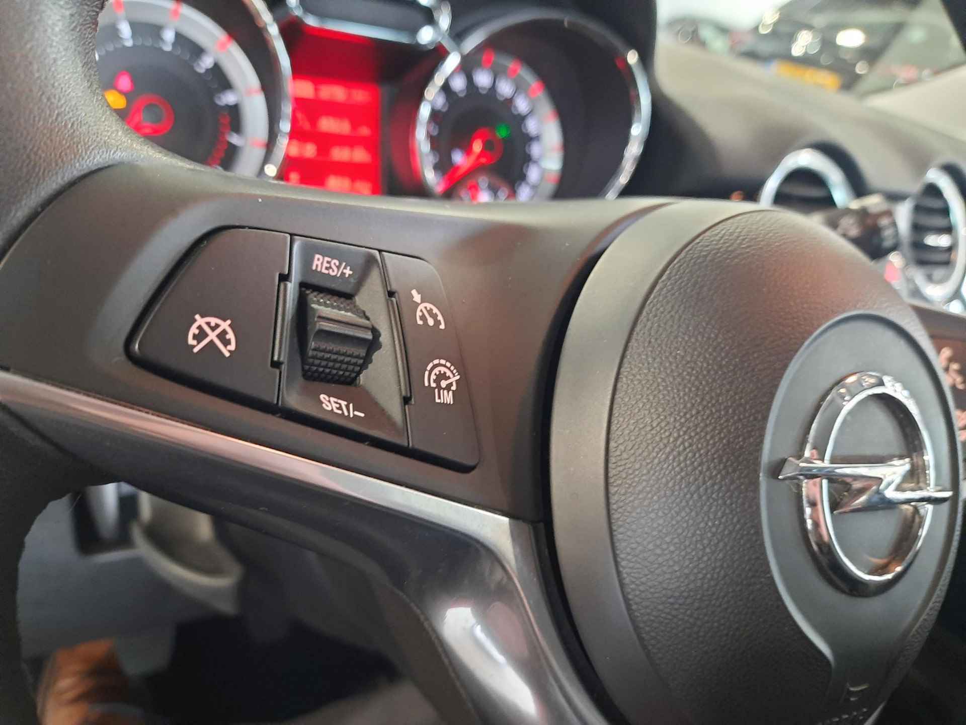Opel ADAM 1.0 Turbo Unlimited | Rijklaarprijs! | Airconditioning | Cruise Control | LM velgen | Two Tone Black Red | Inclusief 12 mnd BOVAG-Garantie! | - 12/23