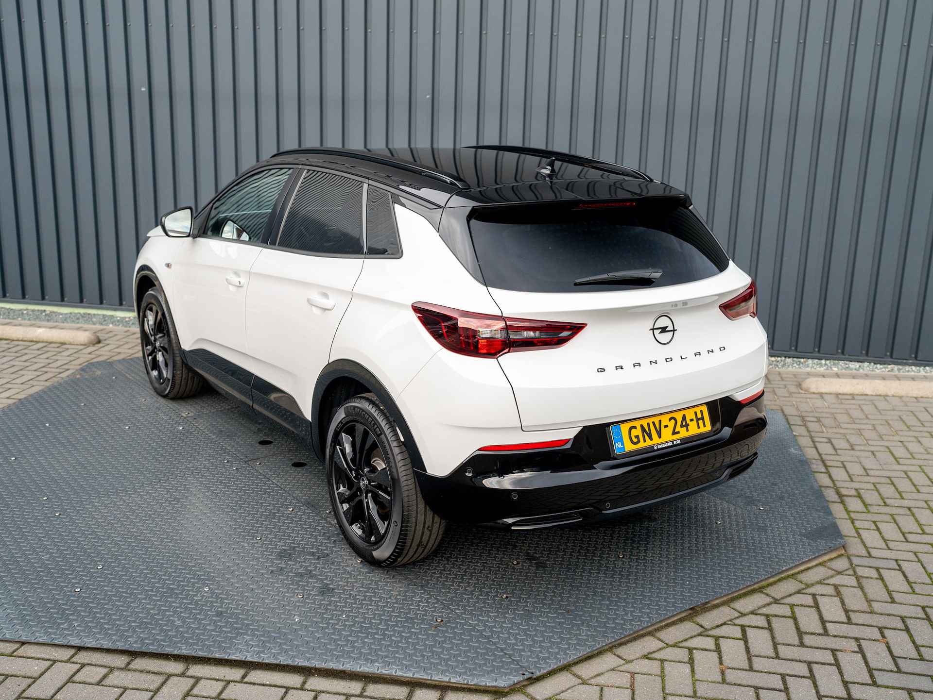 Opel Grandland 1.2 Turbo GS Line | Dodehoek sensoren | Camera | AGR stoelen | Stoel & Stuur verw. | Prijs Rijklaar!! - 39/47