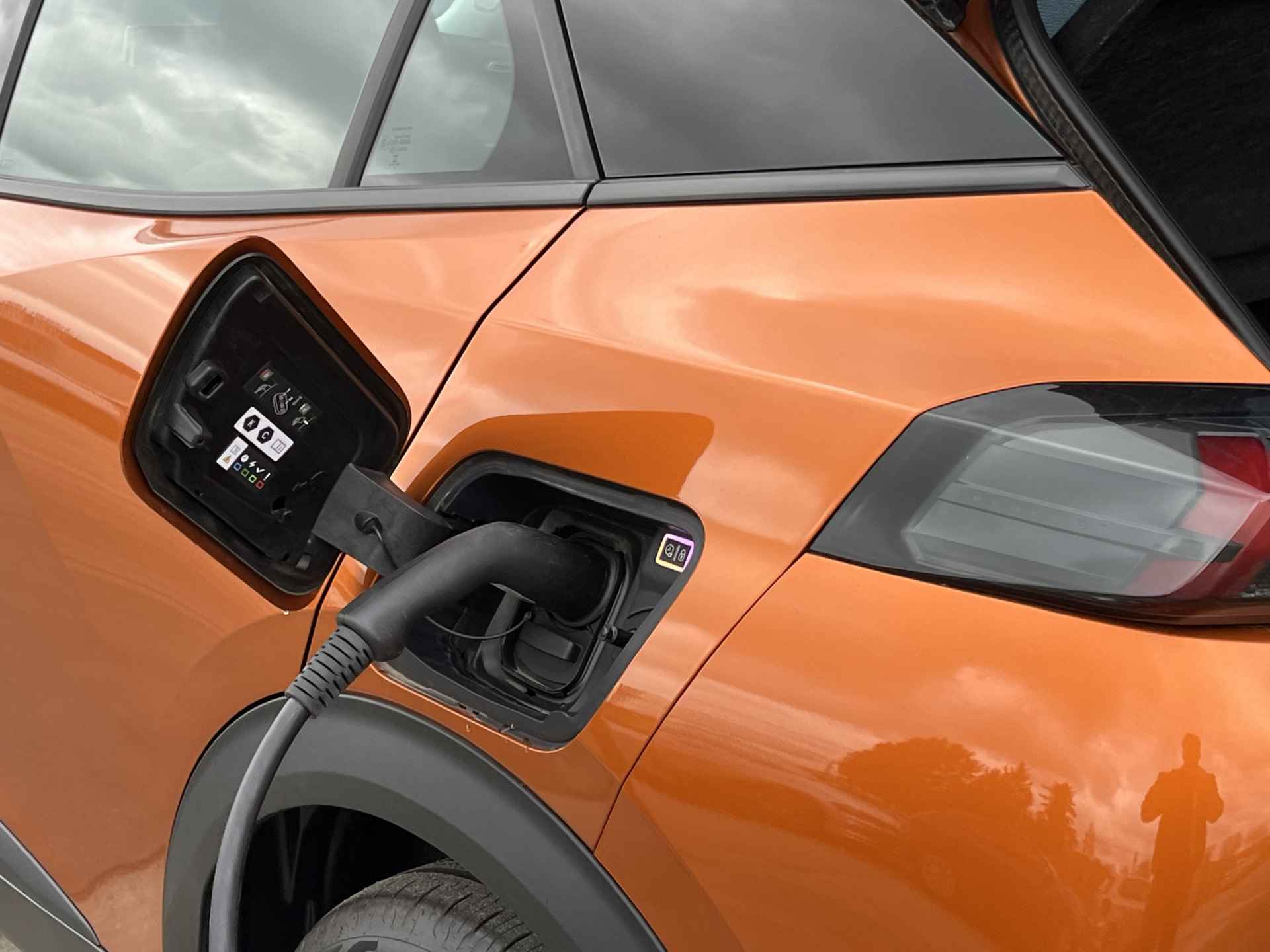 Peugeot e-2008 EV Active 50 kWh | Camera | Navigatie | Lage Kilometerstand - 32/40