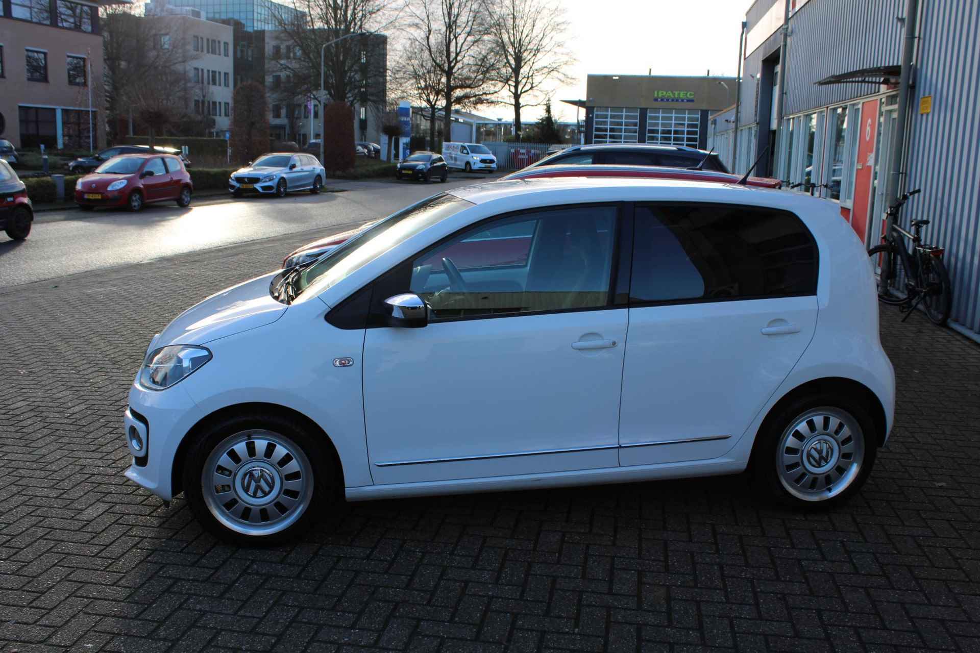 Volkswagen Up! 1.0 high up! automaat/pdc/cruise/navi - 13/26