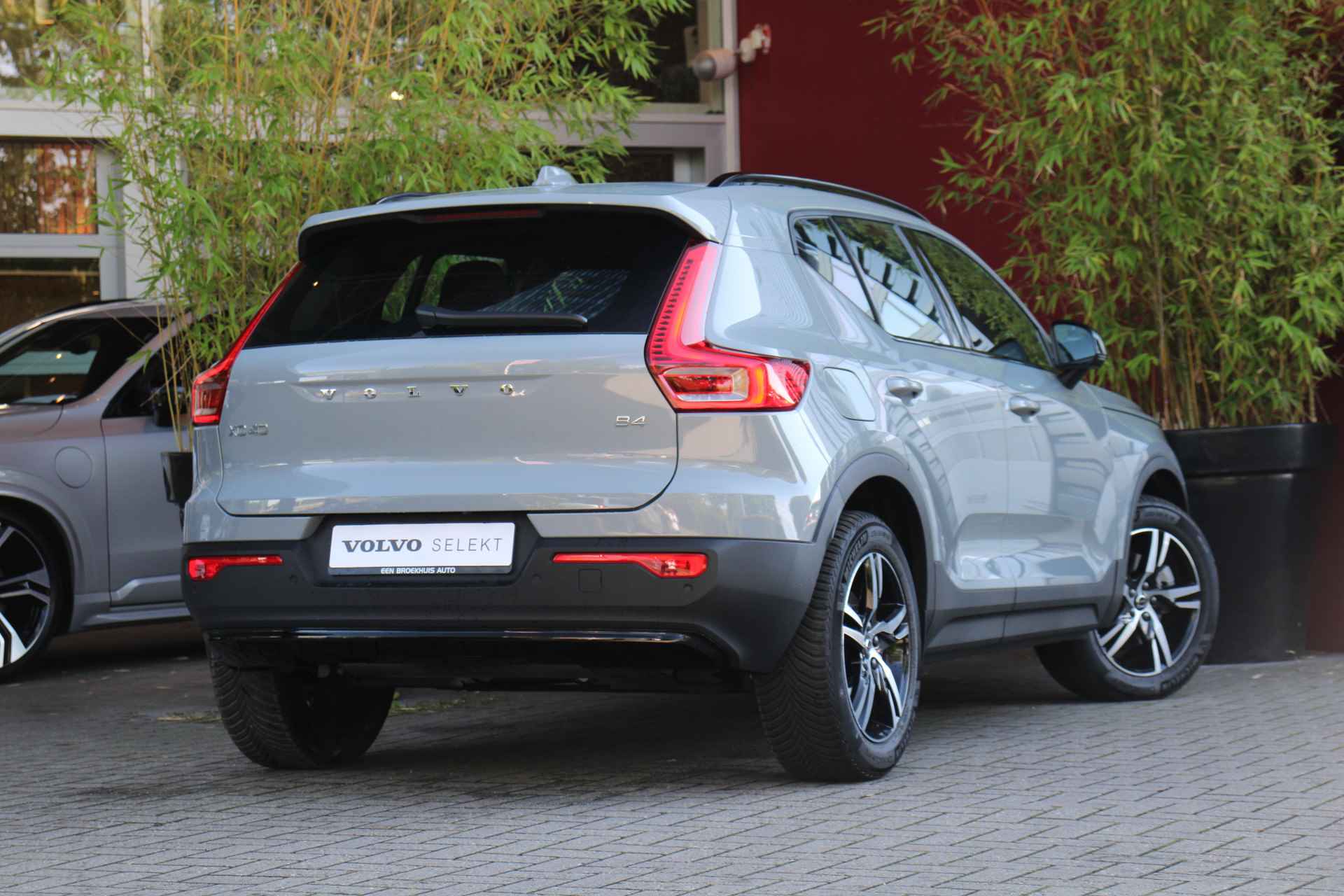 Volvo XC40 2.0 B4 Plus Dark | Adaptive Cruise | BLIS | Trekhaak | Camera | Stuur/stoelverwarming | Keyless | Harman/Kardon - 3/23