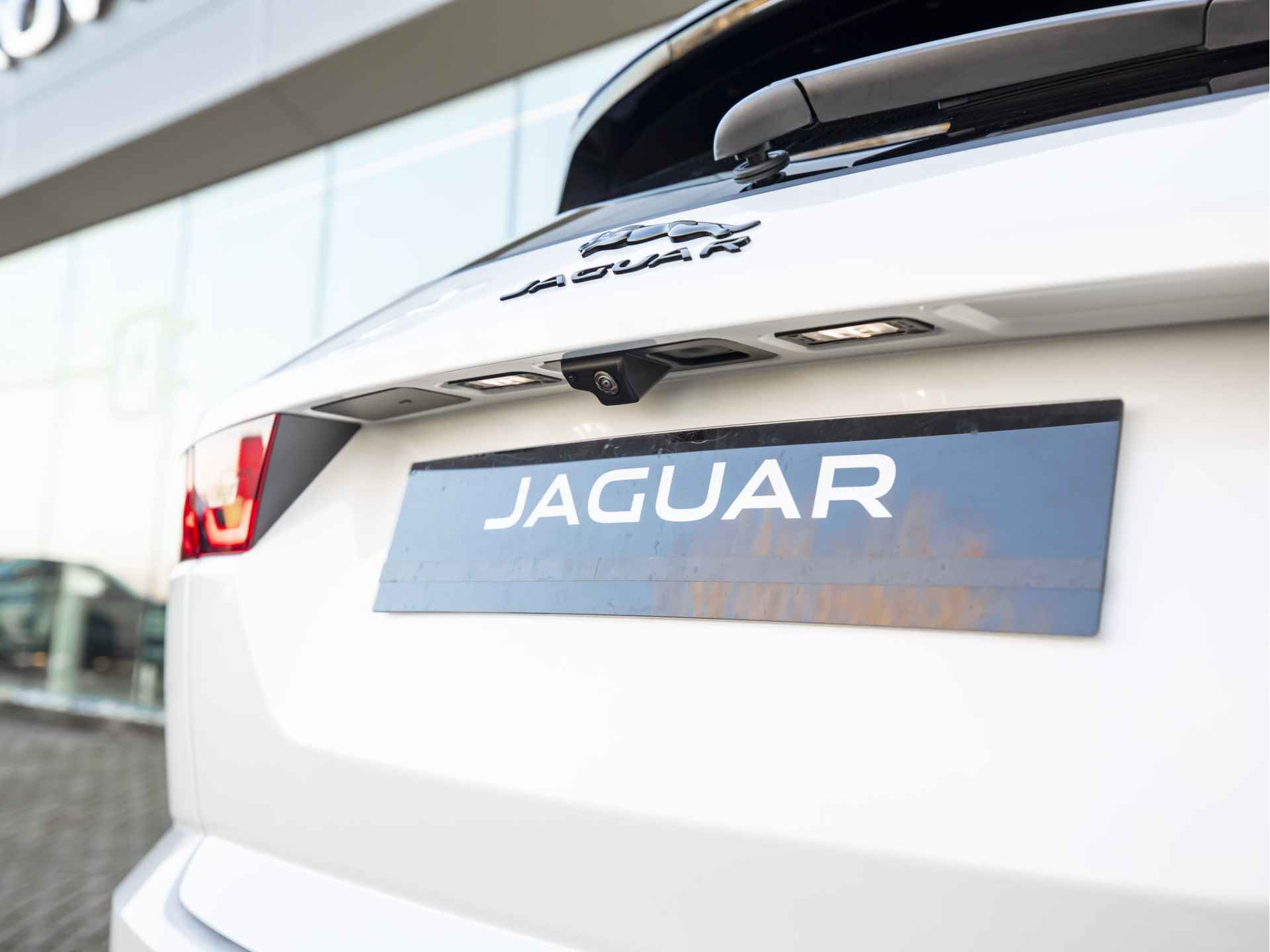 Jaguar E-Pace P300e AWD R-Dynamic SE | Plug-in Hybride | Elektr. Trekhaak | Panoramadak | - 34/58
