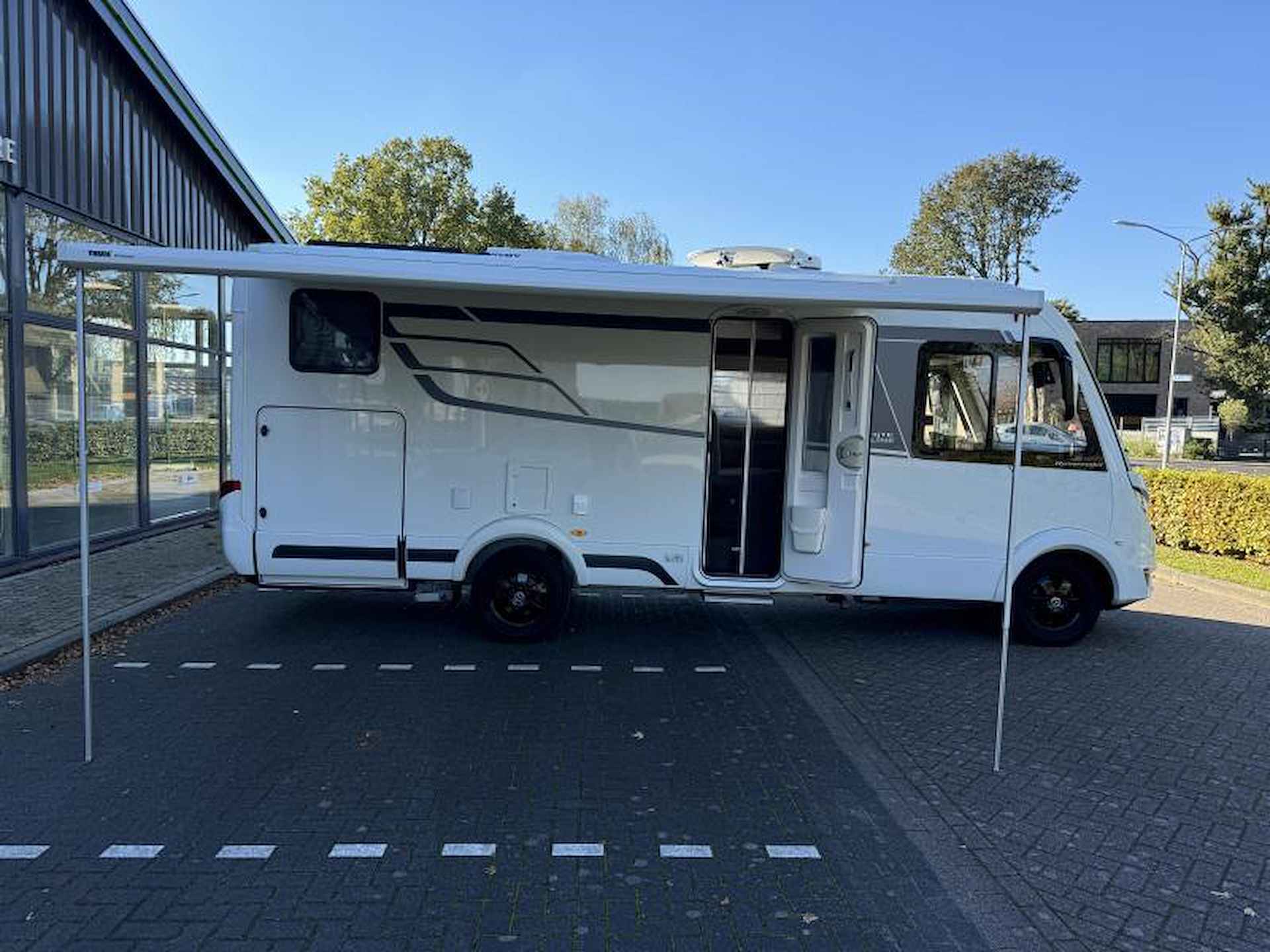 Hymer BMC-I 600 White Line - 8/25