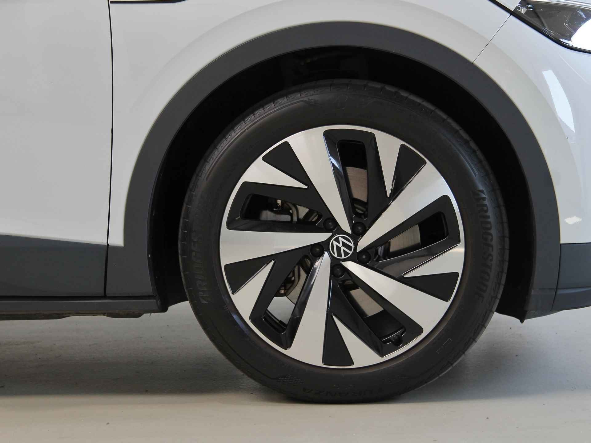 Volkswagen ID.4 First 77kWh 204PK 8% Bijtelling | Org. NL | Trekhaak wegklapbaar - 12/37