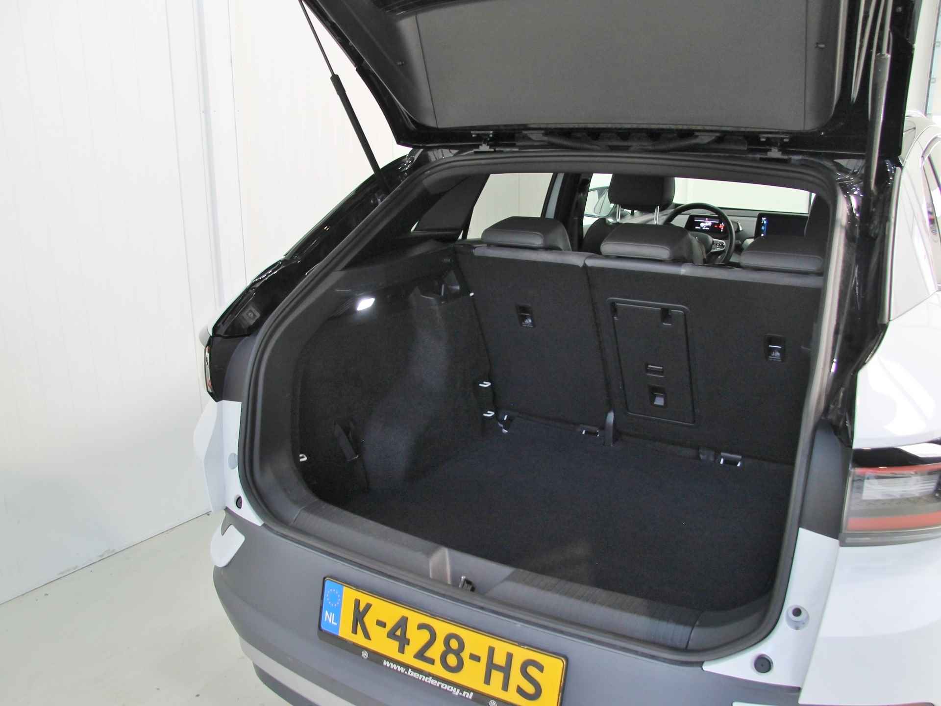Volkswagen ID.4 First 77kWh 204PK 8% Bijtelling | Org. NL | Trekhaak wegklapbaar - 16/37